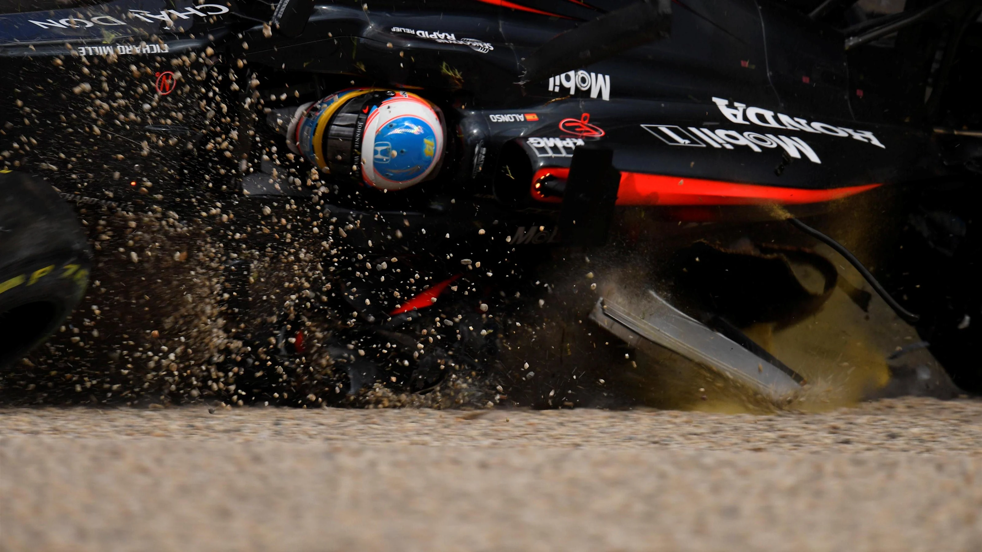 Fernando Alonso (ESP) McLaren MP4-31 crashes out of the race at Formula One World Championship,