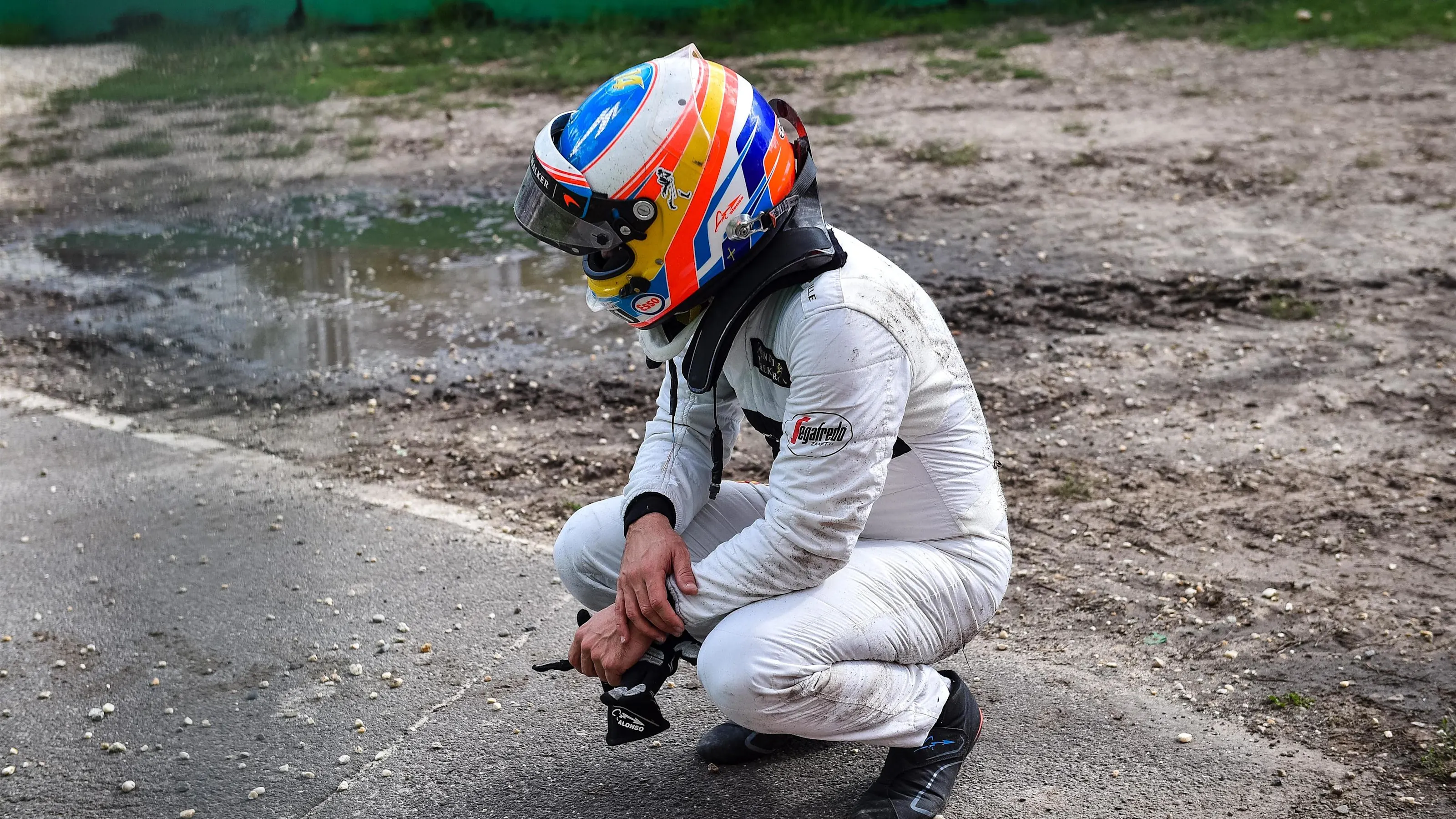 Fernando Alonso (ESP) McLaren crashed out of the race at Formula One World Championship, Rd1,