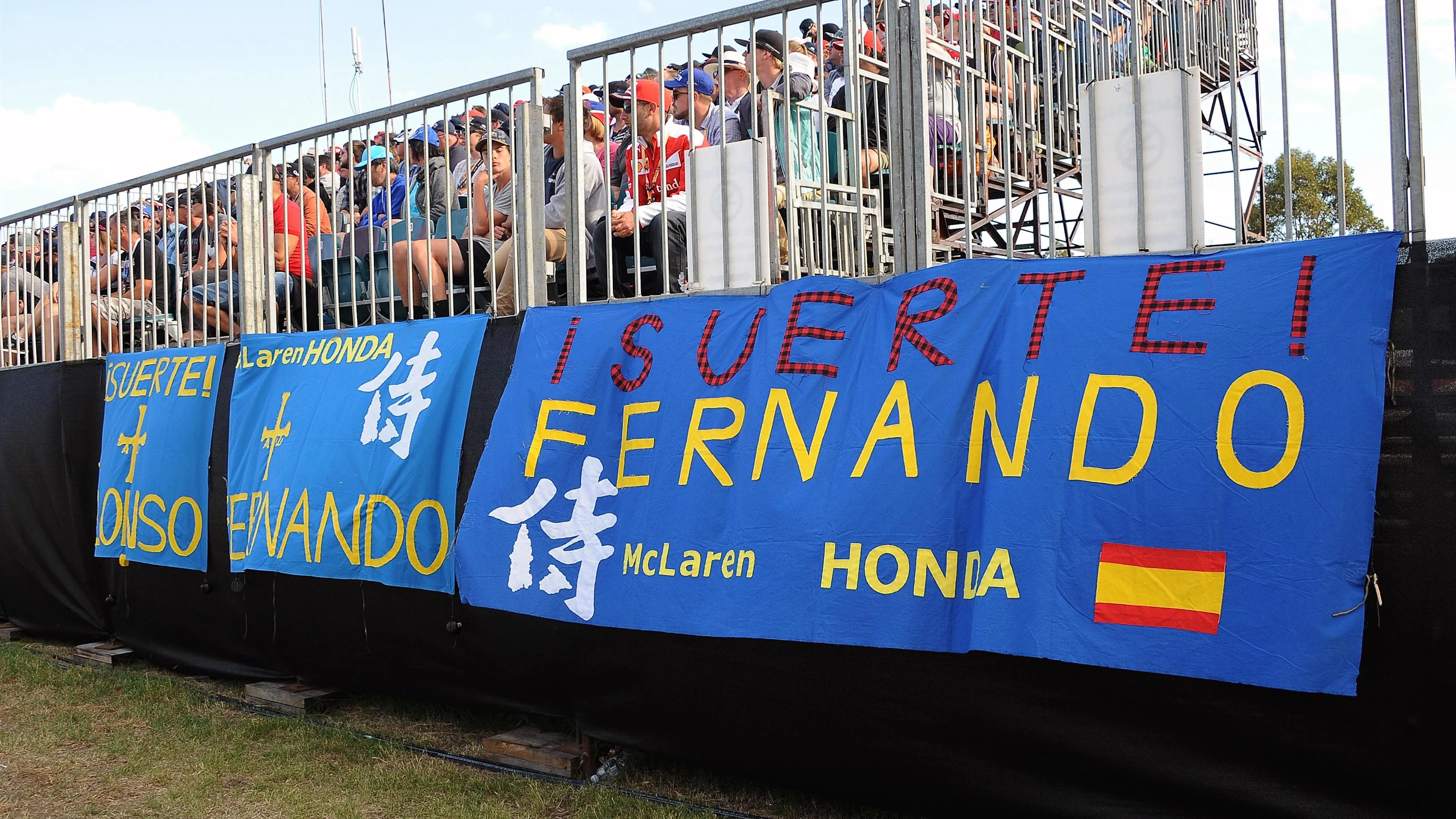 Fernando Alonso (ESP) McLaren fans and banners at Formula One World Championship, Rd1, Australian