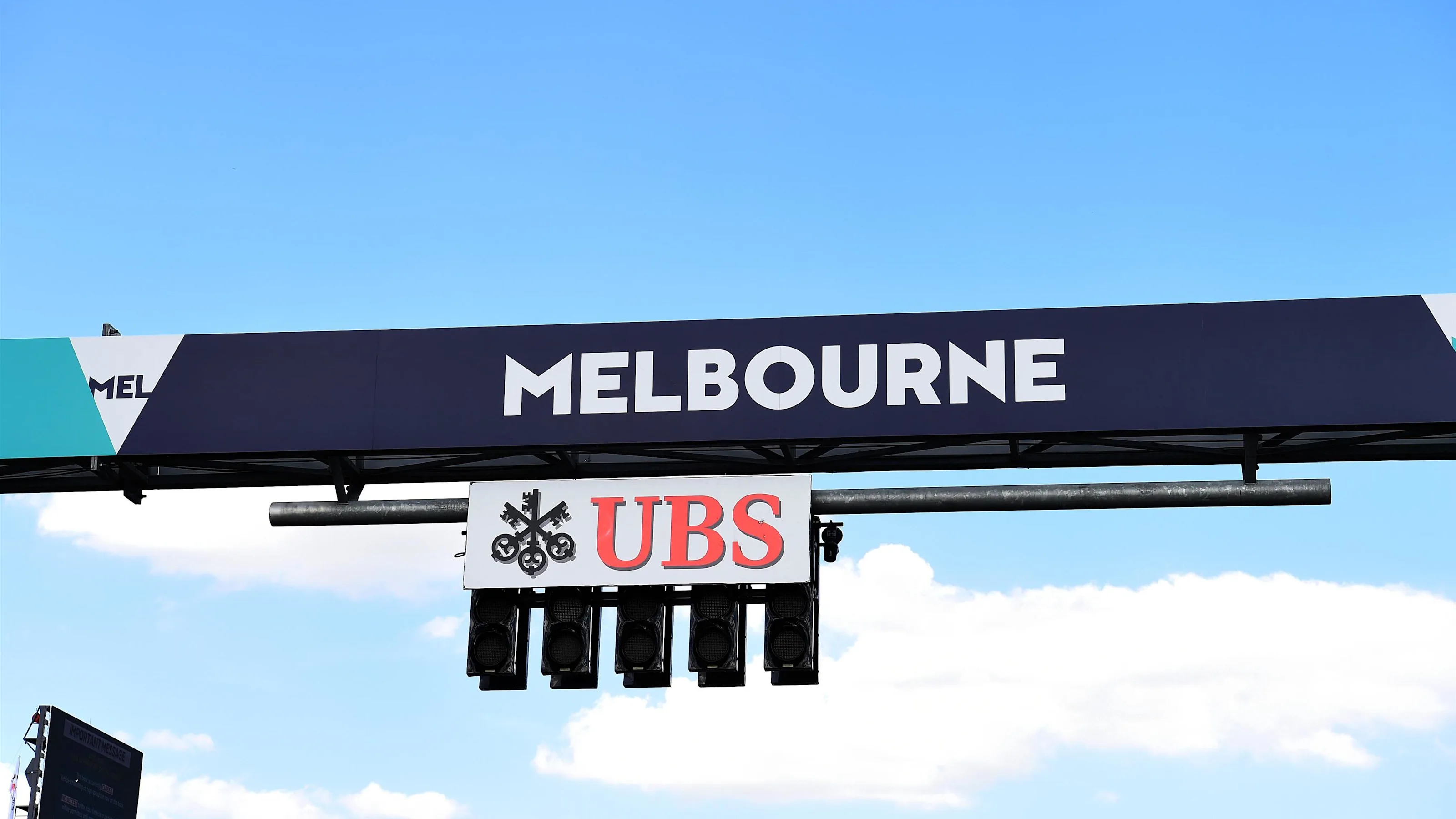 Start gantry lights at Formula One World Championship, Rd1, Australian Grand Prix, Preparations,
