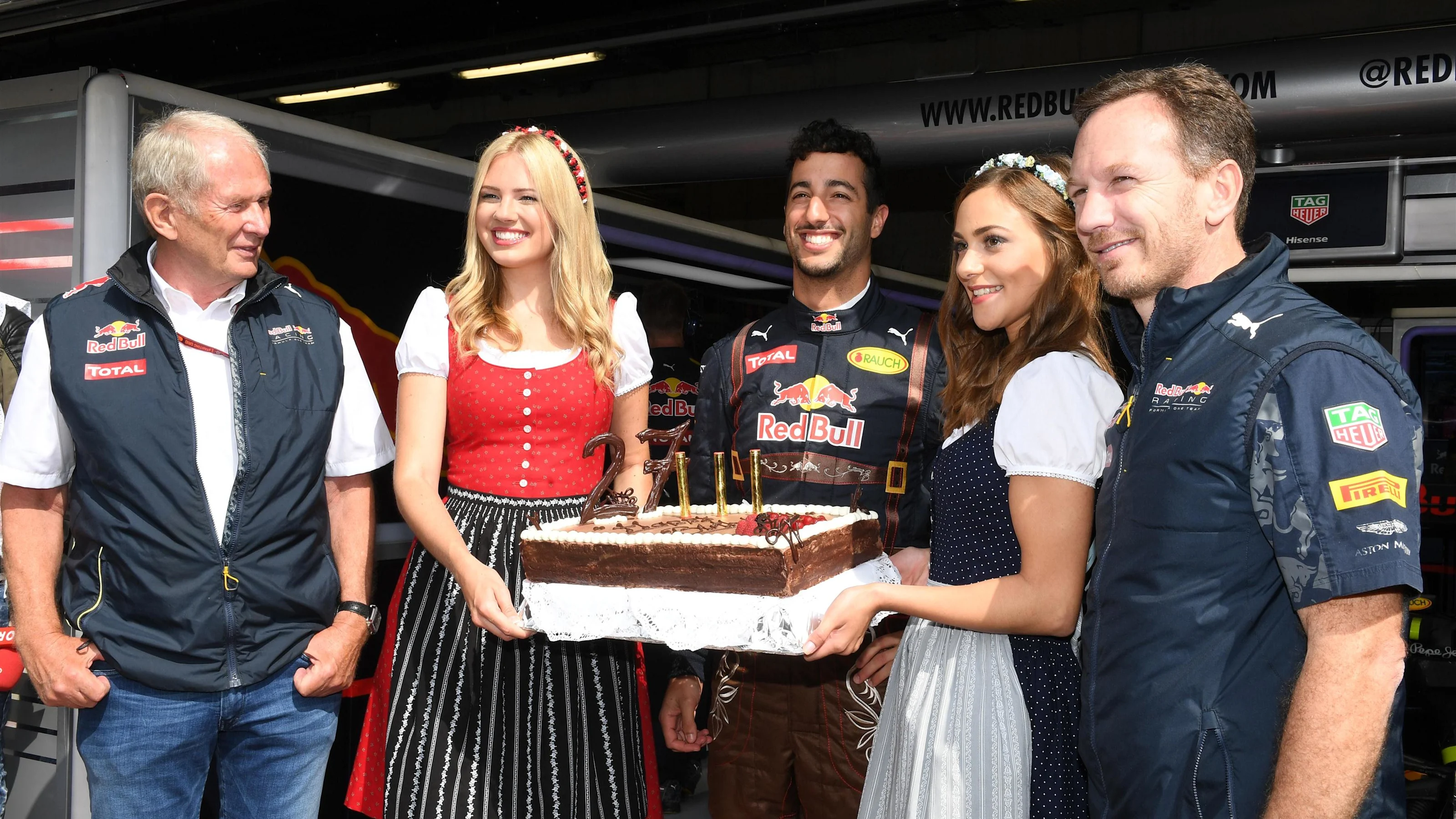 Daniel Ricciardo (AUS) Red Bull Racing celebrates his Birthday with Christian Horner (GBR) Red Bull