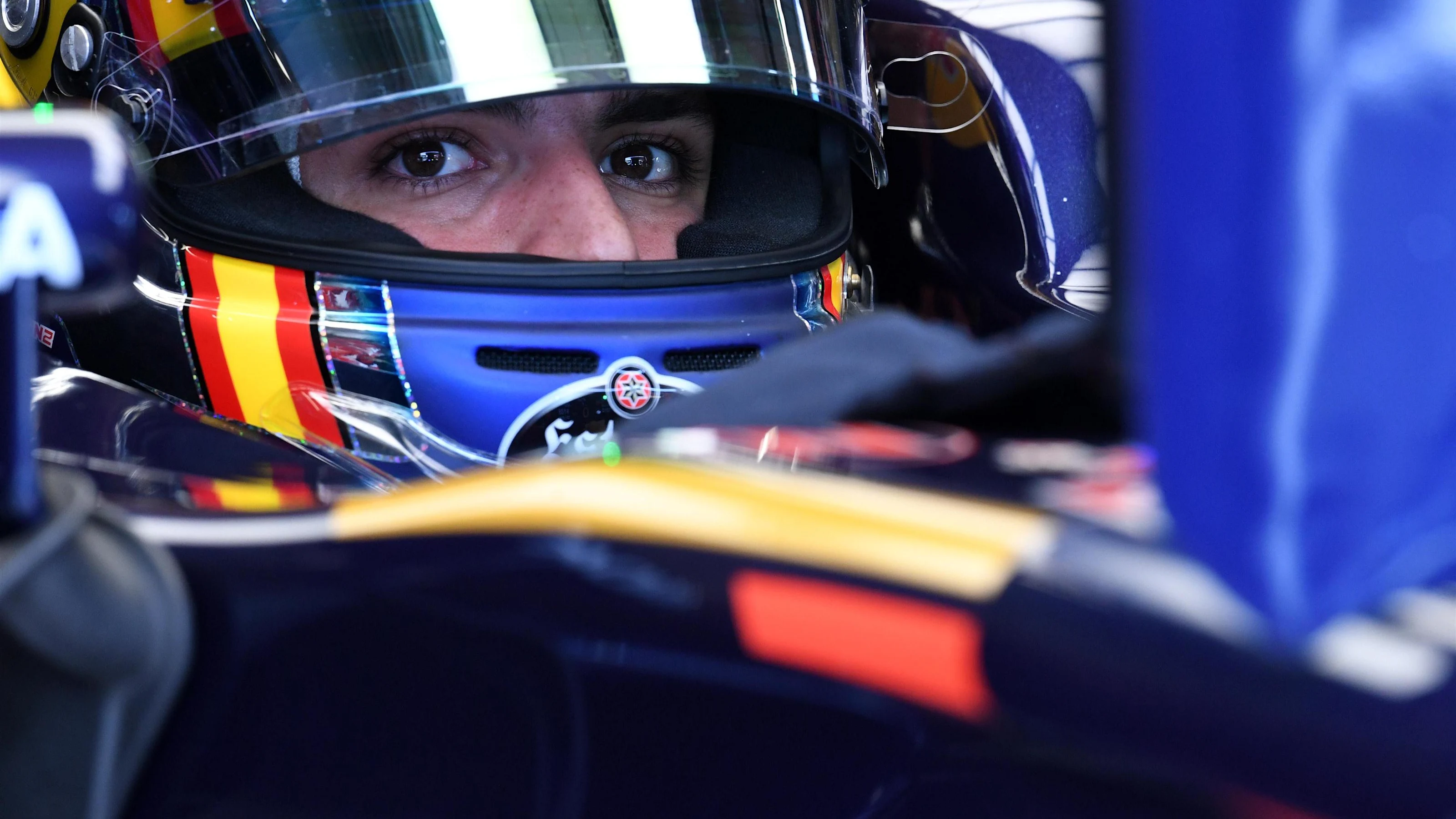 Carlos Sainz jr (ESP) Scuderia Toro Rosso STR11 at Formula One World Championship, Rd9, Austrian