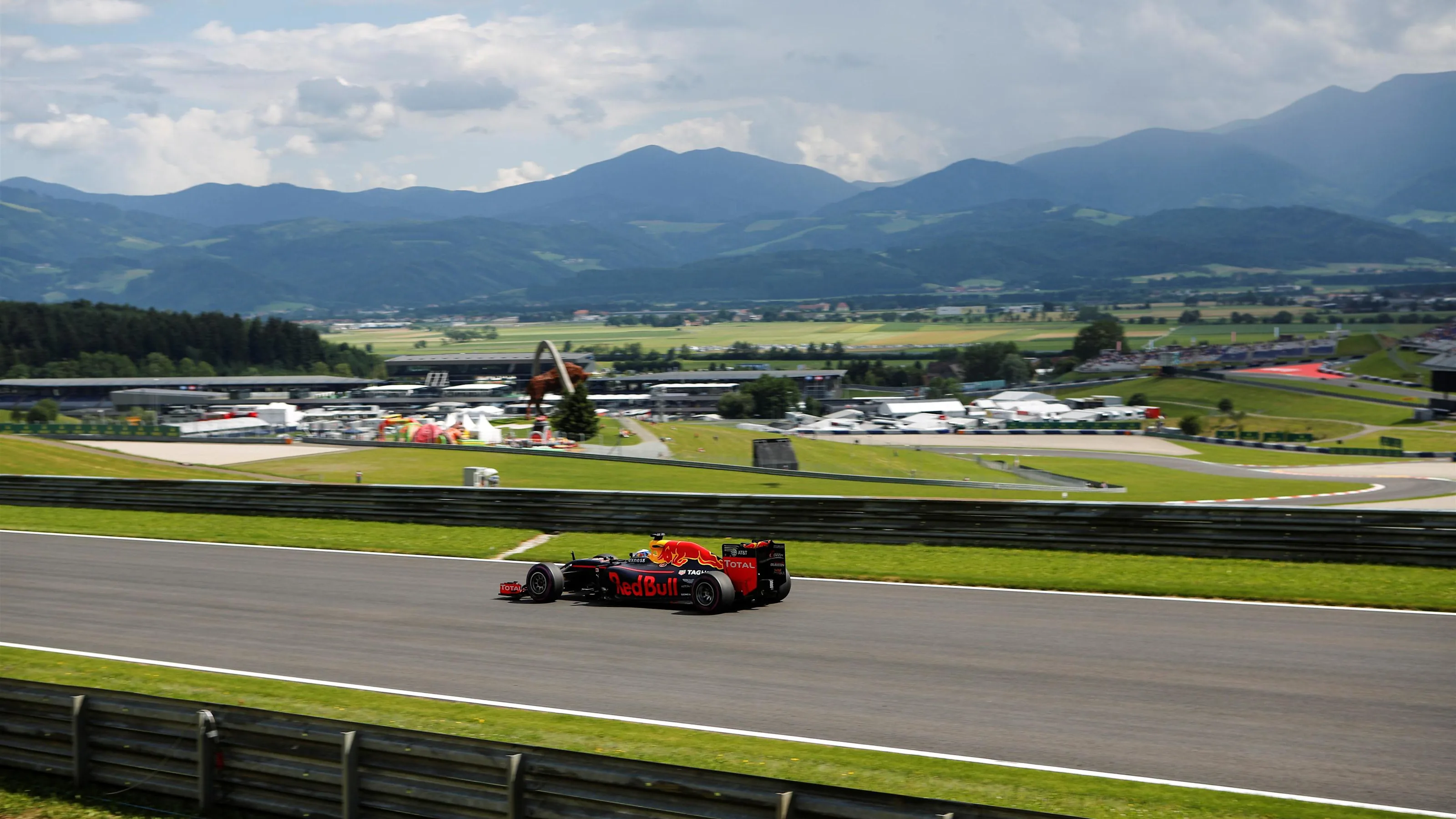 Daniel Ricciardo (AUS) Red Bull Racing RB12 at Formula One World Championship, Rd9, Austrian Grand