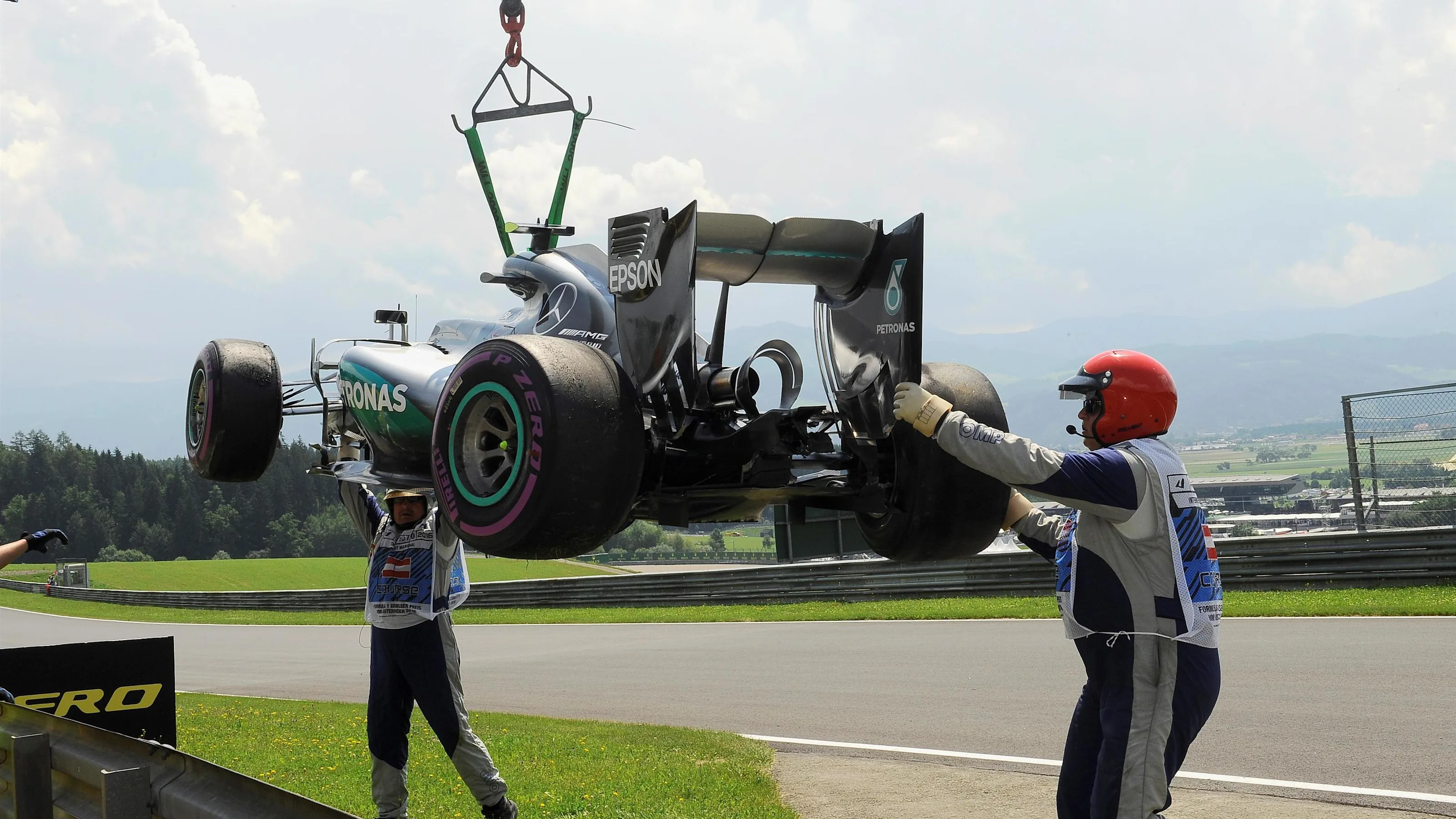 The crashed car of Nico Rosberg (GER) Mercedes-Benz F1 W07 Hybrid is recovered in FP3 at Formula
