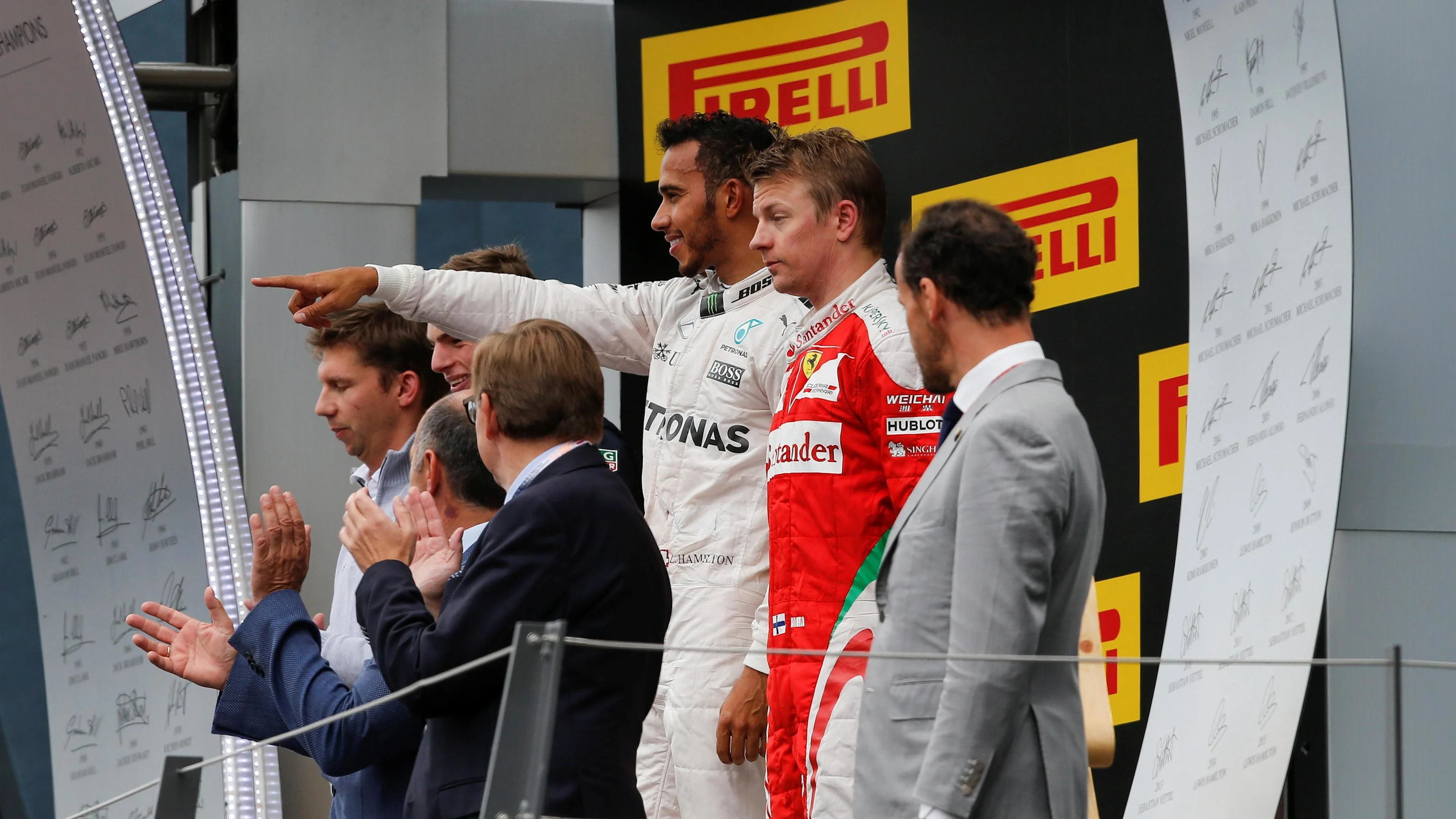 (L to R): James Vowles (GBR) Mercedes AMG F1 Chief Strategist, Max Verstappen (NED) Red Bull