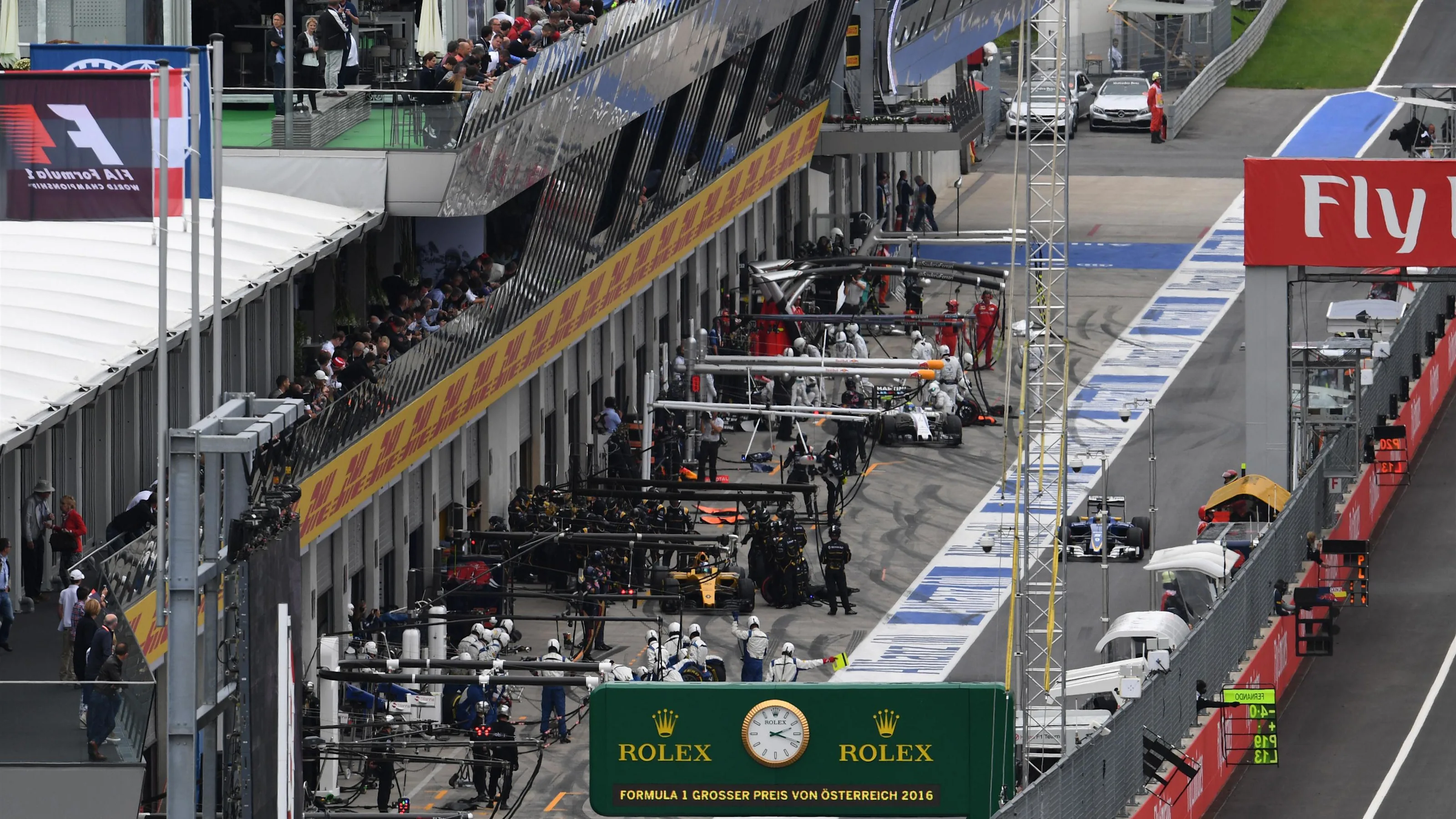 Pit stops at Formula One World Championship, Rd9, Austrian Grand Prix, Race, Spielberg, Austria,