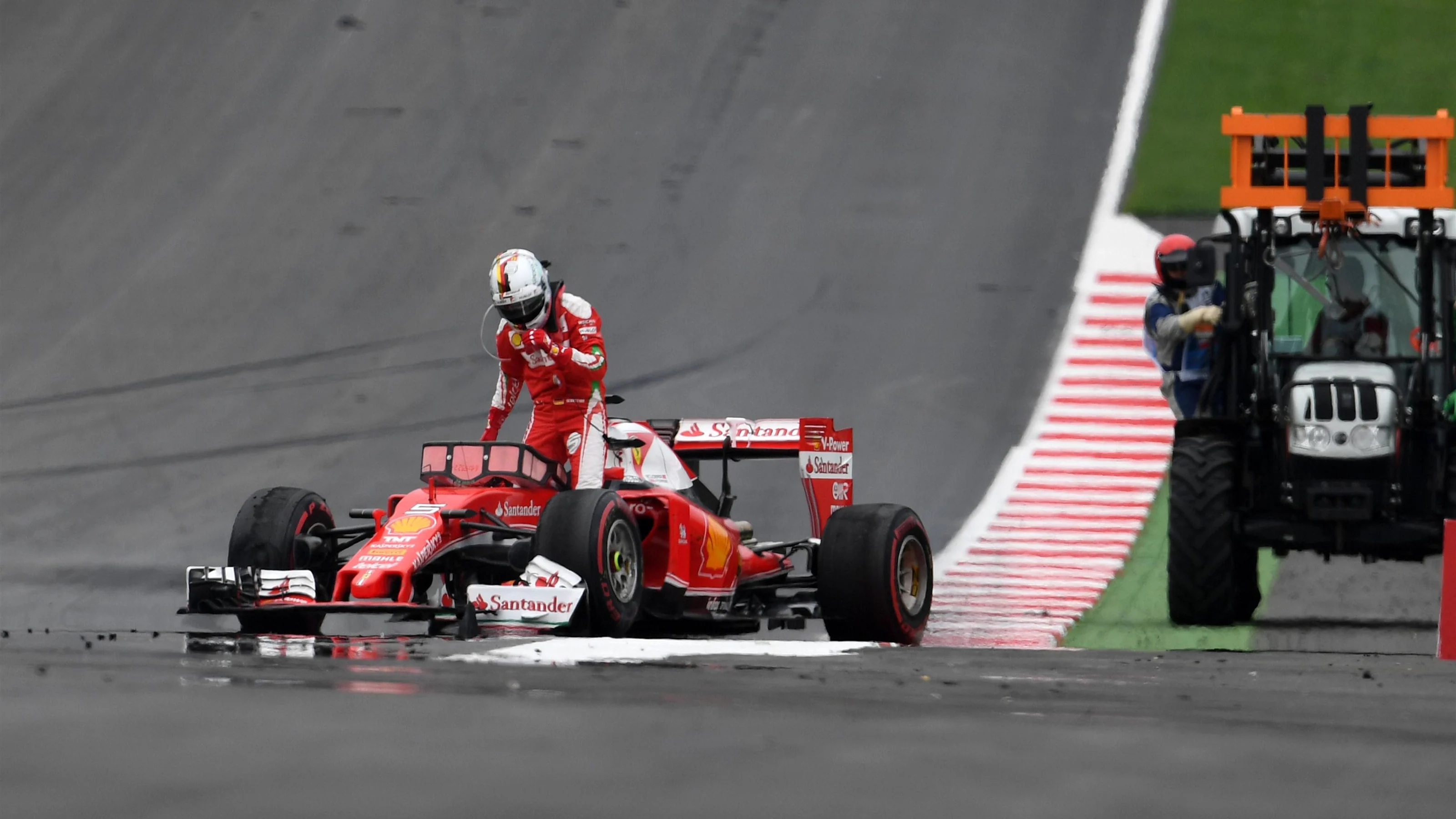 Race retiree Sebastian Vettel (GER) Ferrari SF16-H at Formula One World Championship, Rd9, Austrian