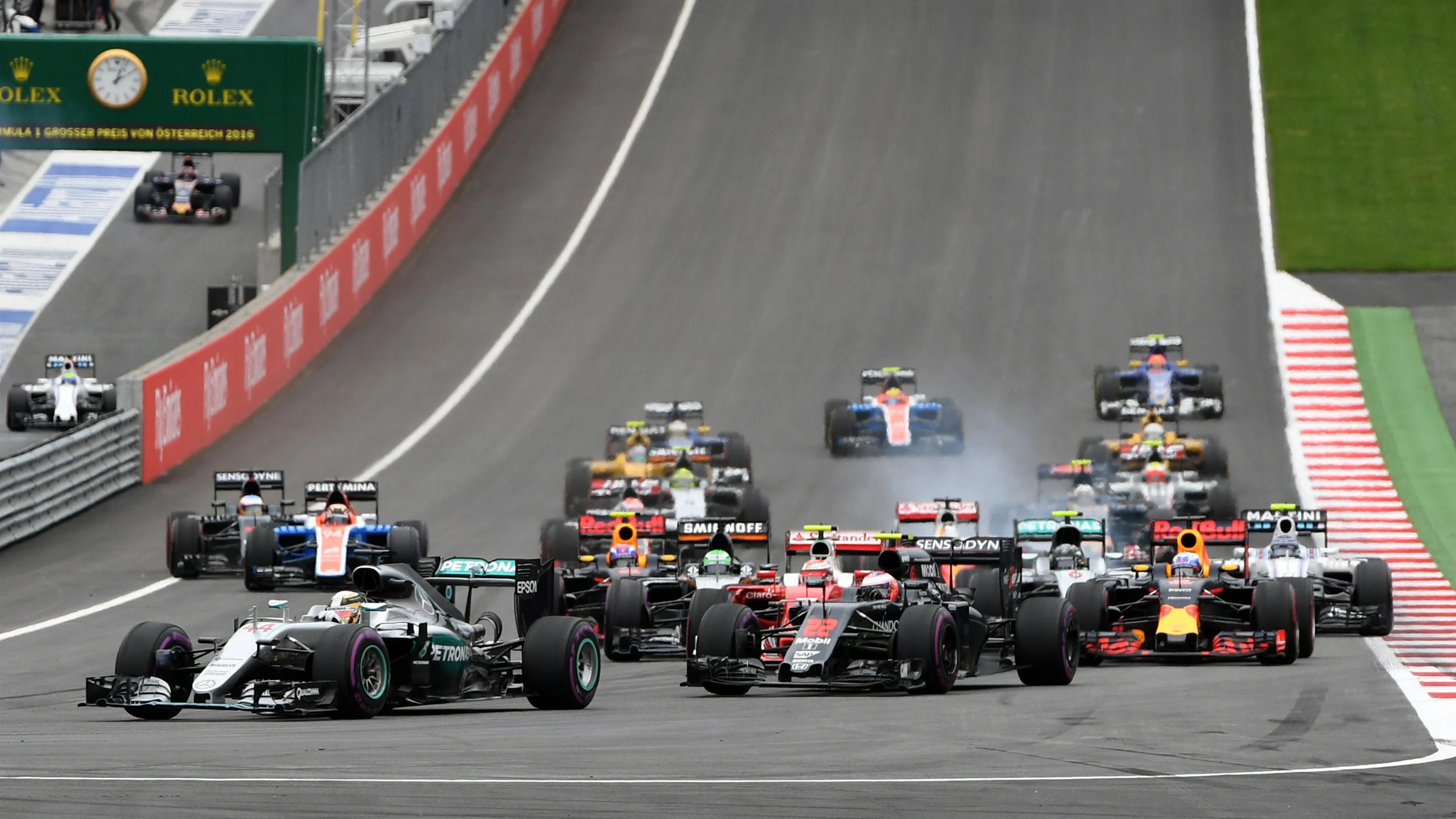 Lewis Hamilton (GBR) Mercedes-Benz F1 W07 Hybrid leads at the start of the race at Formula One