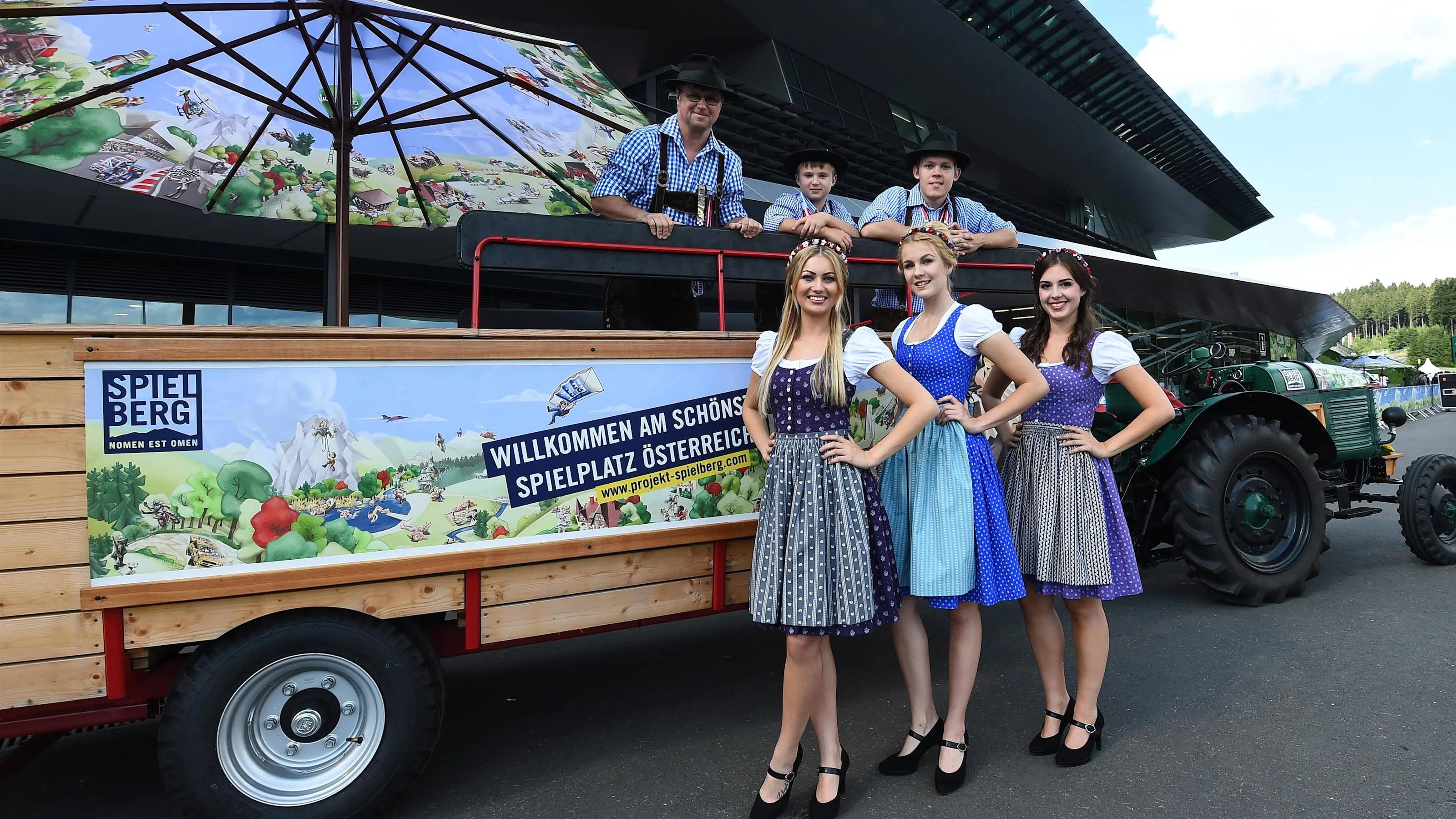 Girls at Formula One World Championship, Rd9, Austrian Grand Prix, Preparations, Spielberg,