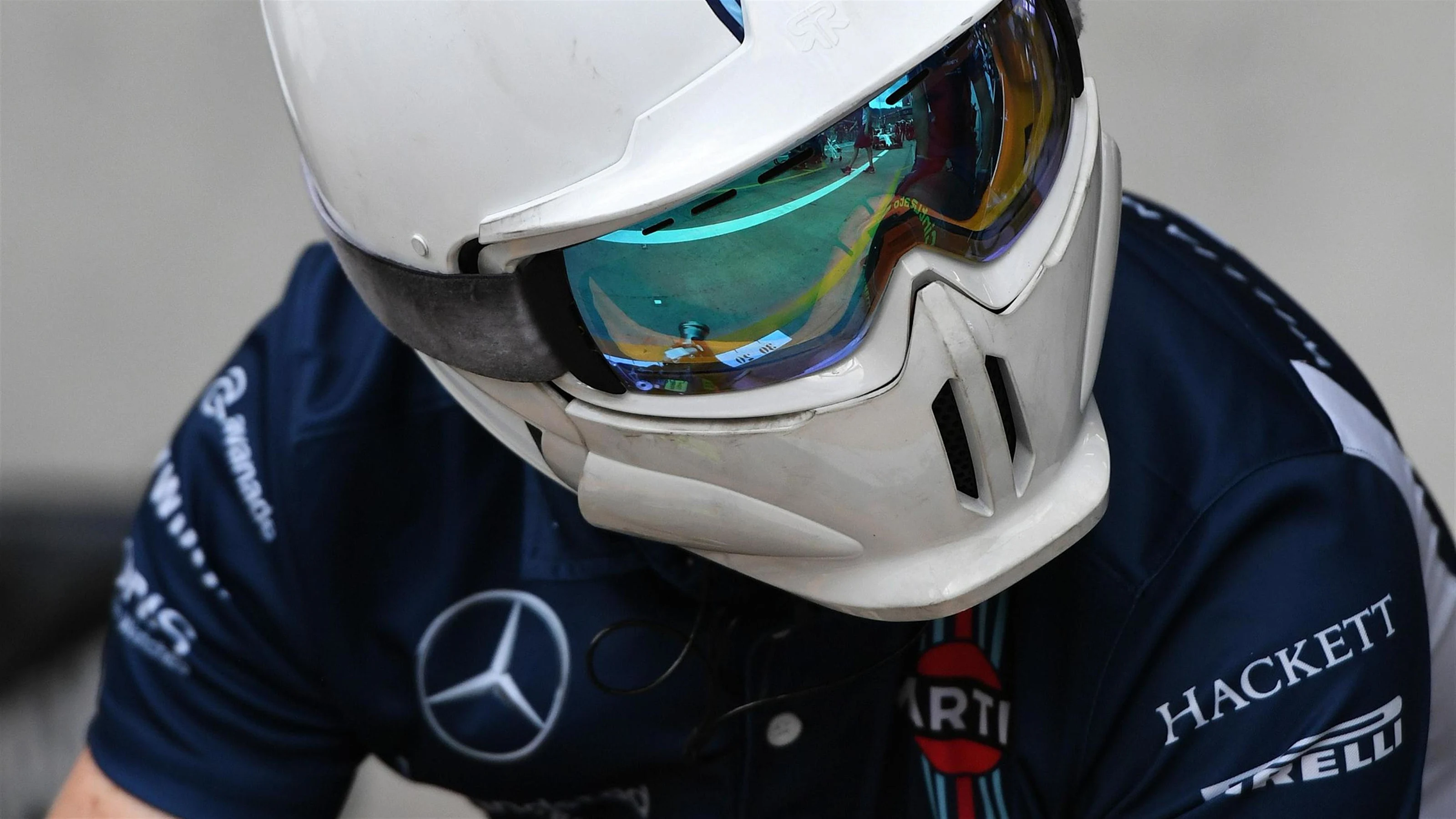 Williams mechanic at Formula One World Championship, Rd9, Austrian Grand Prix, Preparations,