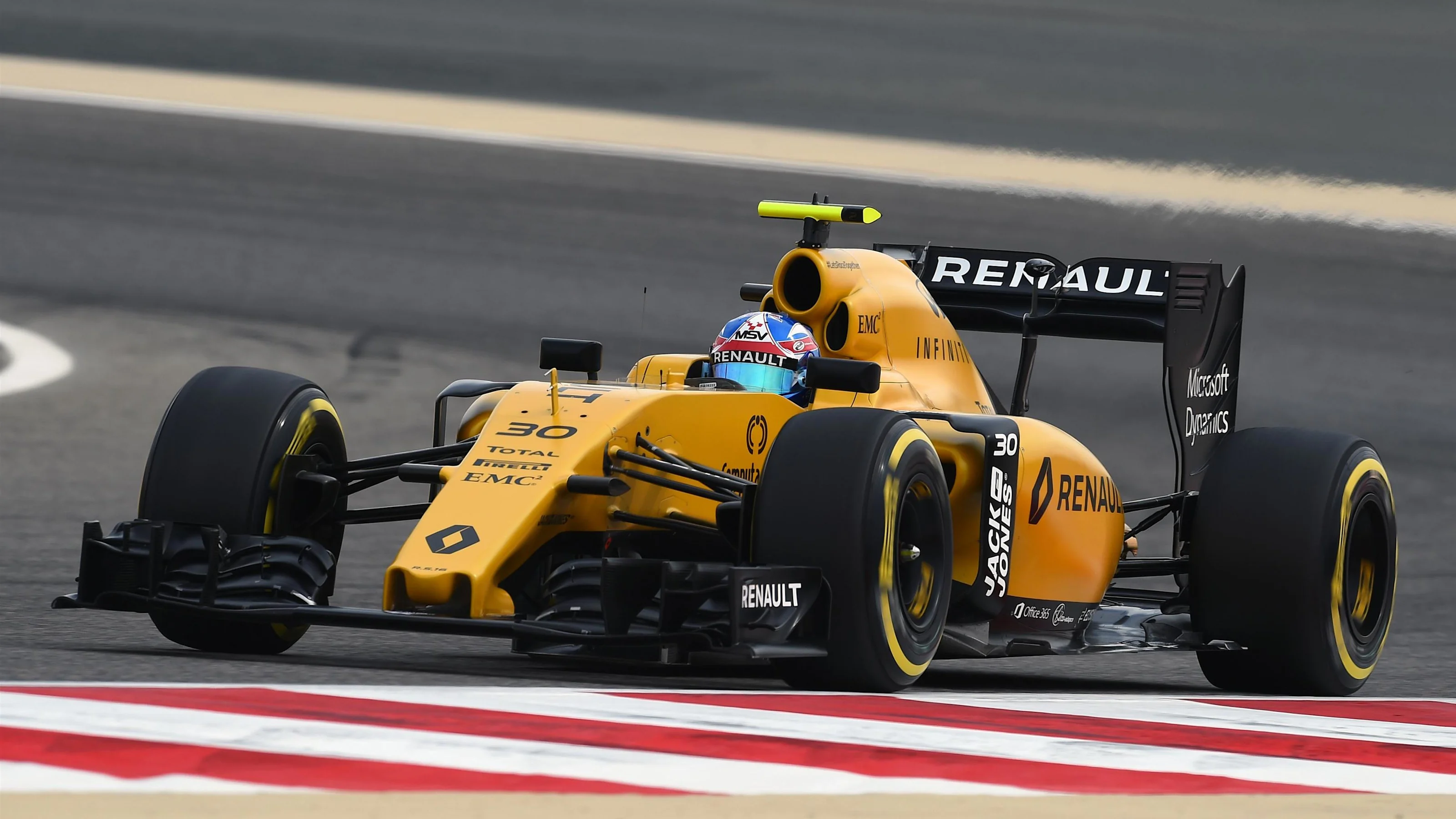 Jolyon Palmer (GBR) Renault Sport F1 Team RS16 at Formula One World Championship, Rd2, Bahrain