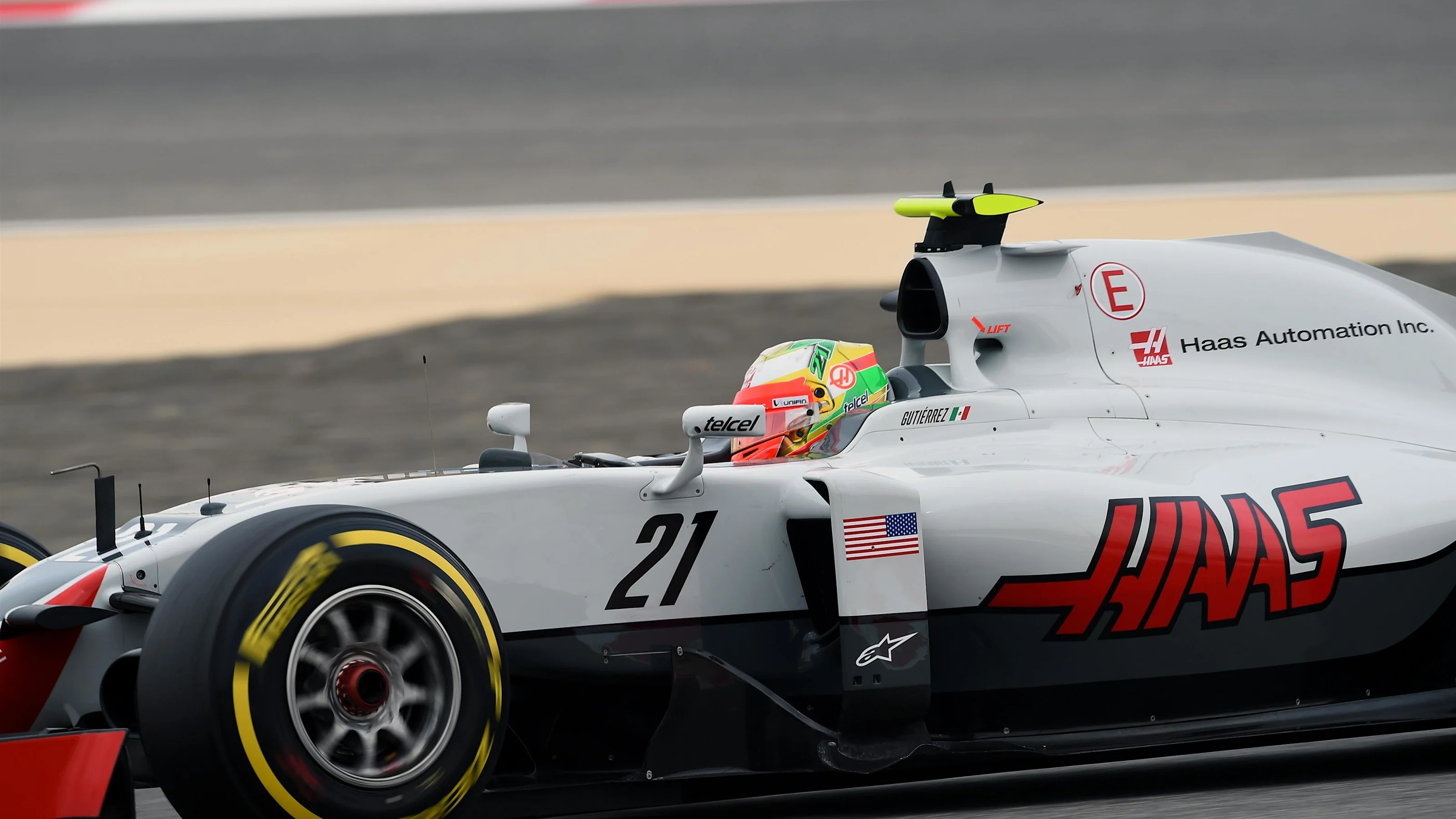 Esteban Gutierrez (MEX) Haas VF-16 at Formula One World Championship, Rd2, Bahrain Grand Prix