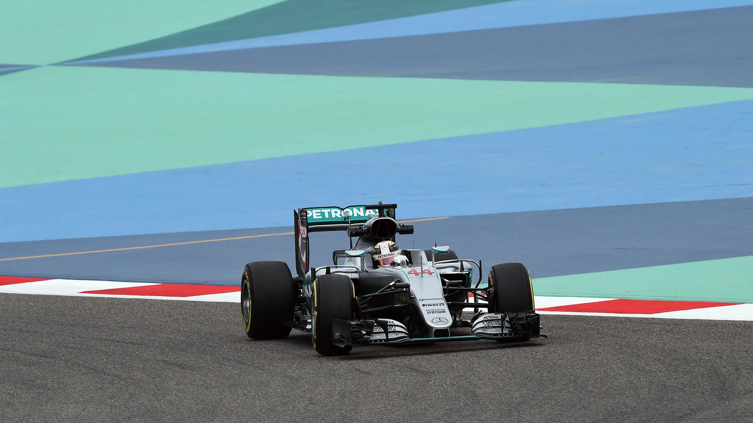 Lewis Hamilton (GBR) Mercedes-Benz F1 W07 Hybrid at Formula One World Championship, Rd2, Bahrain