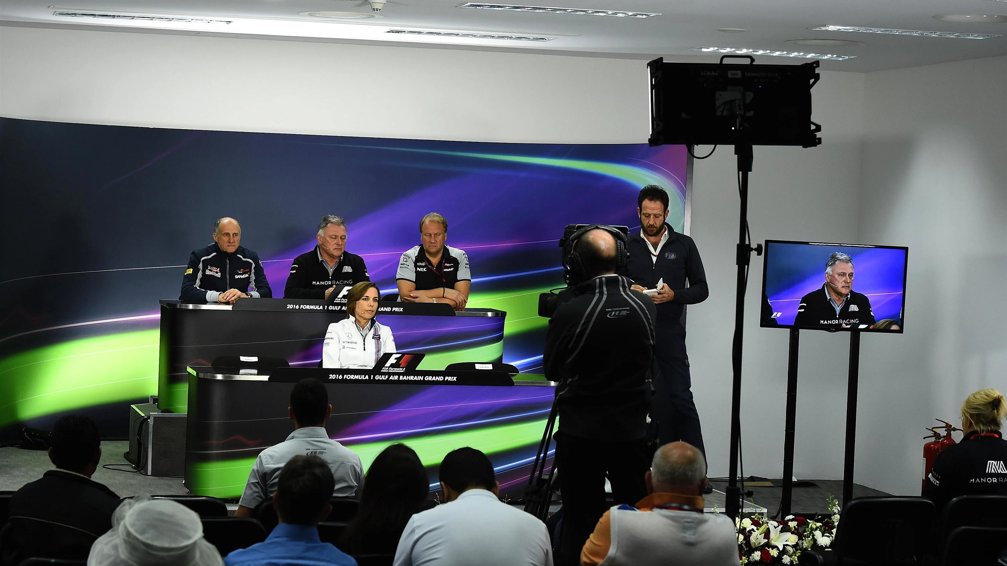 (L to R): Franz Tost (AUT) Scuderia Toro Rosso Team Principal, Dave Ryan (GBR) Manor Racing Racing