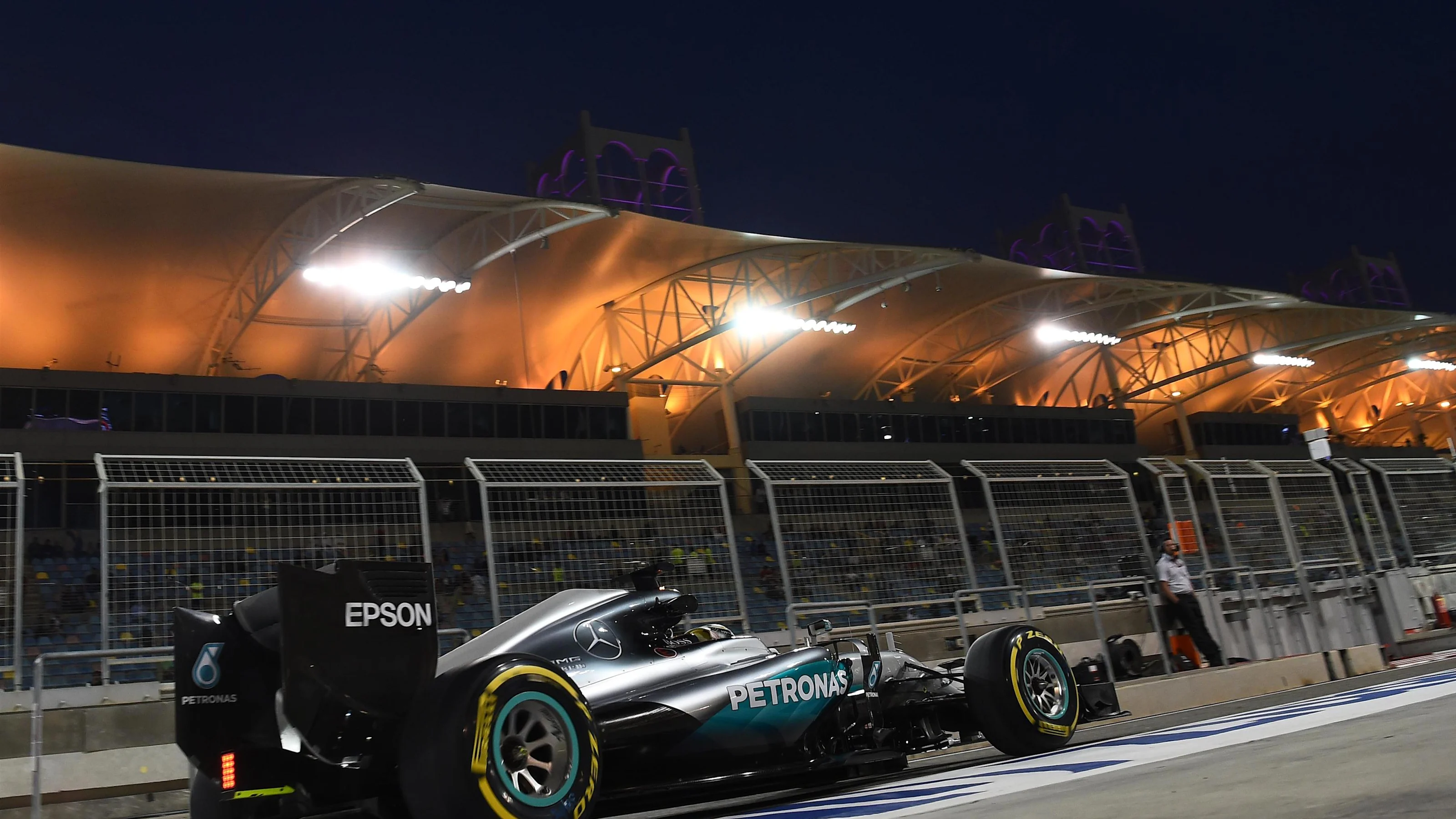 Lewis Hamilton (GBR) Mercedes-Benz F1 W07 Hybrid at Formula One World Championship, Rd2, Bahrain