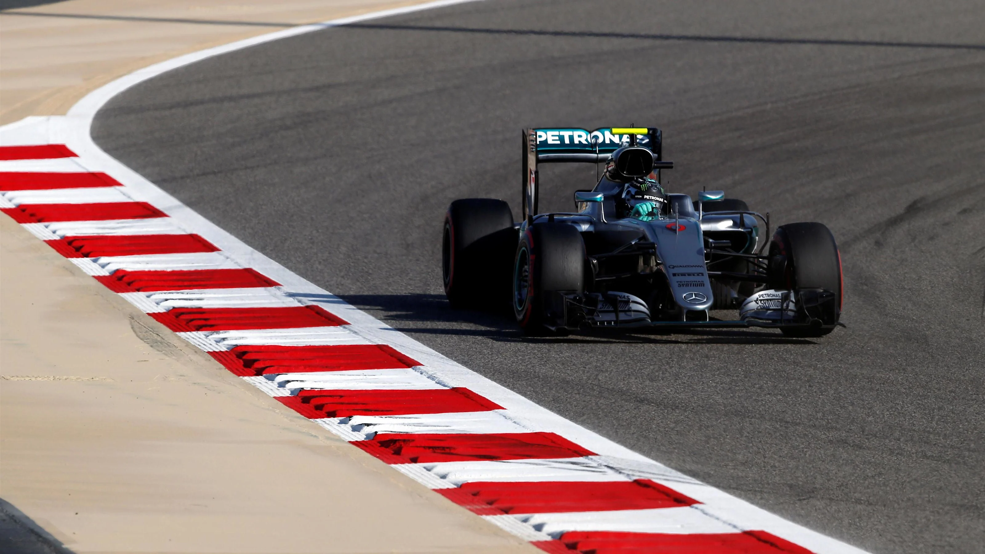 Nico Rosberg (GER) Mercedes-Benz F1 W07 Hybrid at Formula One World Championship, Rd2, Bahrain
