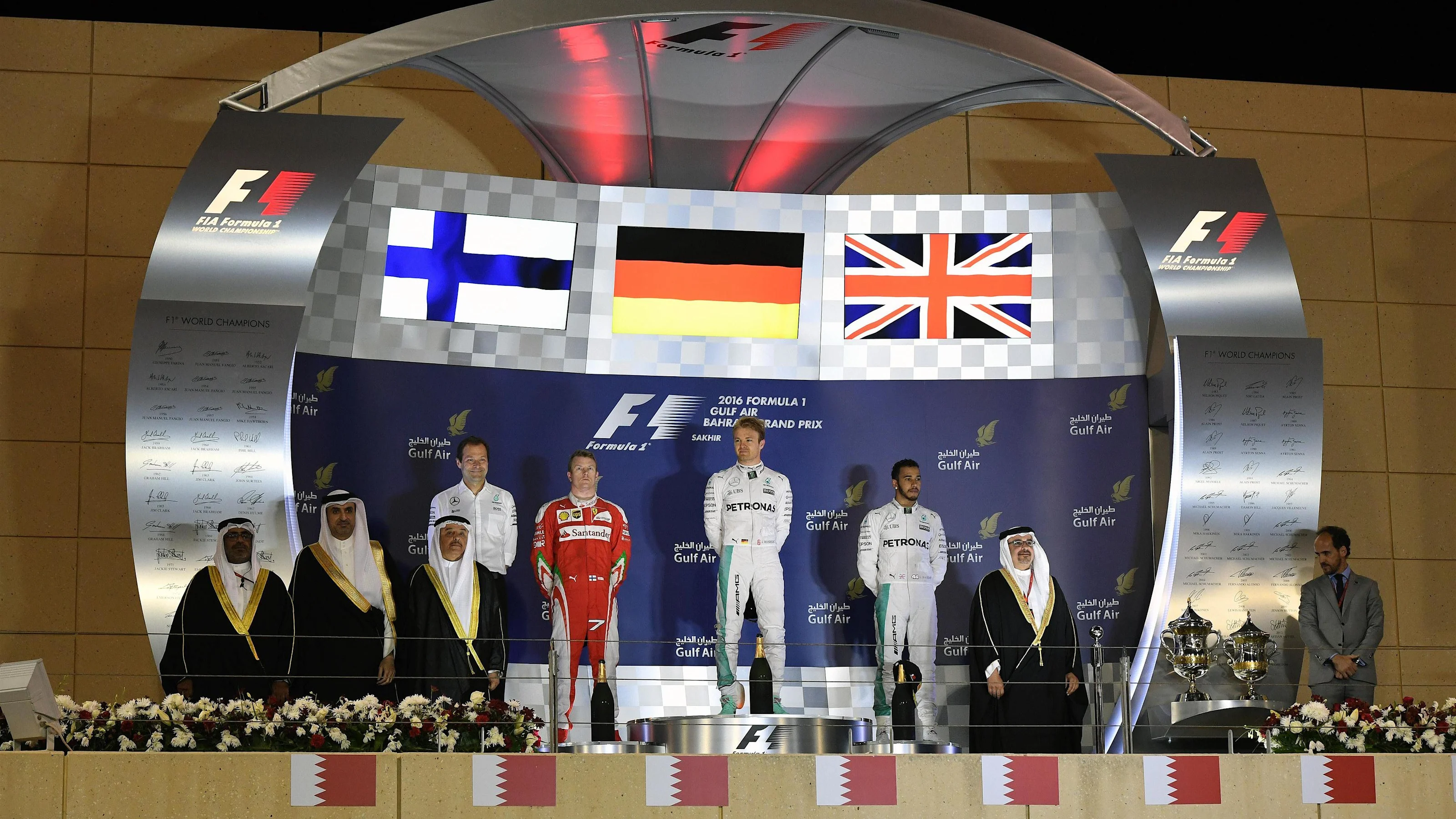 Podium (L to R): Aldo Costa (ITA) Mercedes AMG F1 Engineering Director, Kimi Raikkonen (FIN)