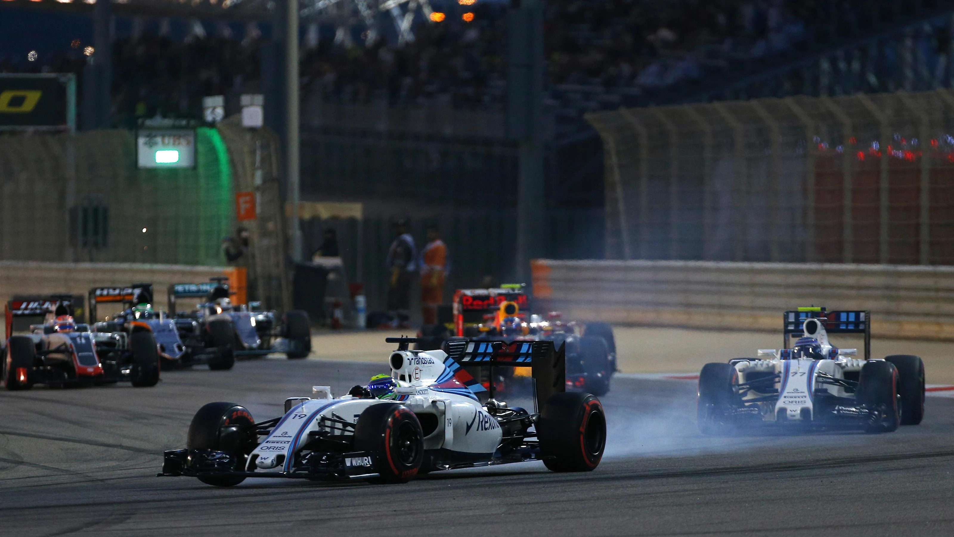 Felipe Massa (BRA) Williams FW38 locks up at Formula One World Championship, Rd2, Bahrain Grand