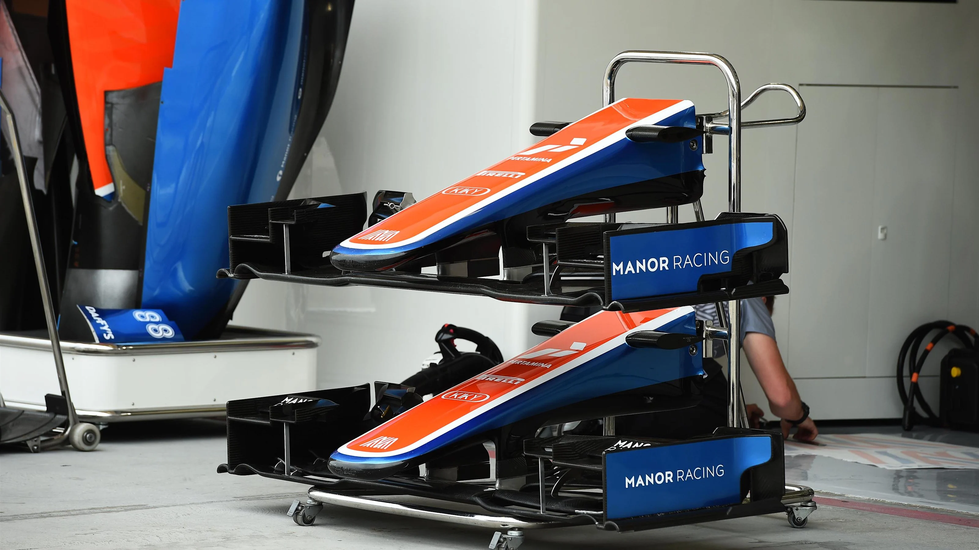 Manor Racing MRT05 nose and front wings at Formula One World Championship, Rd2, Bahrain Grand Prix
