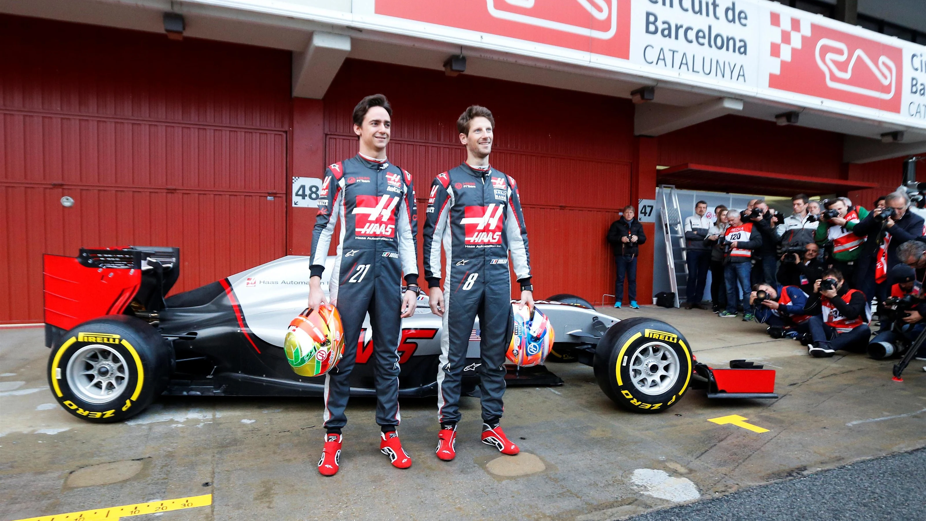 Romain Grosjean (FRA) Haas F1 and Esteban Gutierrez (MEX) Haas F1 with the Haas VF-16 at Formula