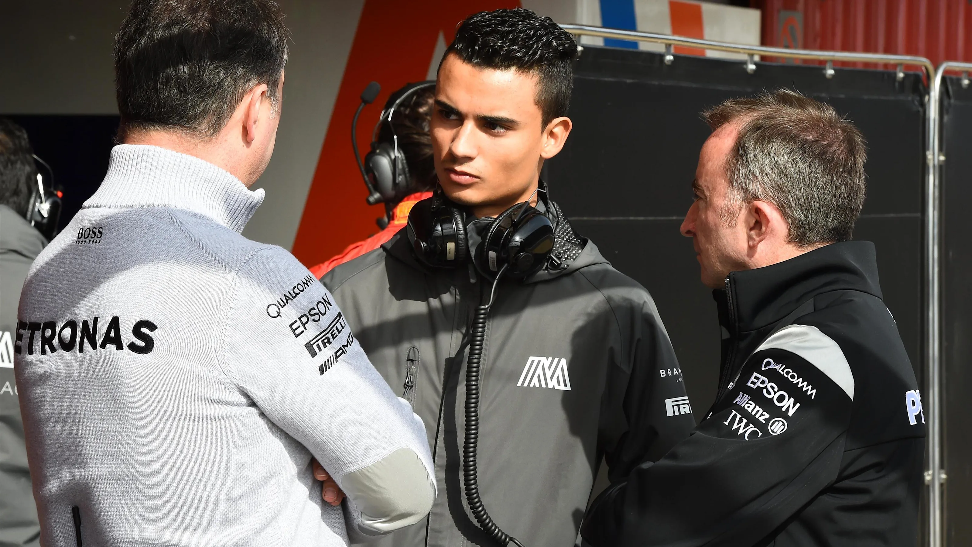 Ron Meadows (GBR) Mercedes AMG F1 Team Manager, Pascal Wehrlein (GER) Manor Racing and Paddy Lowe