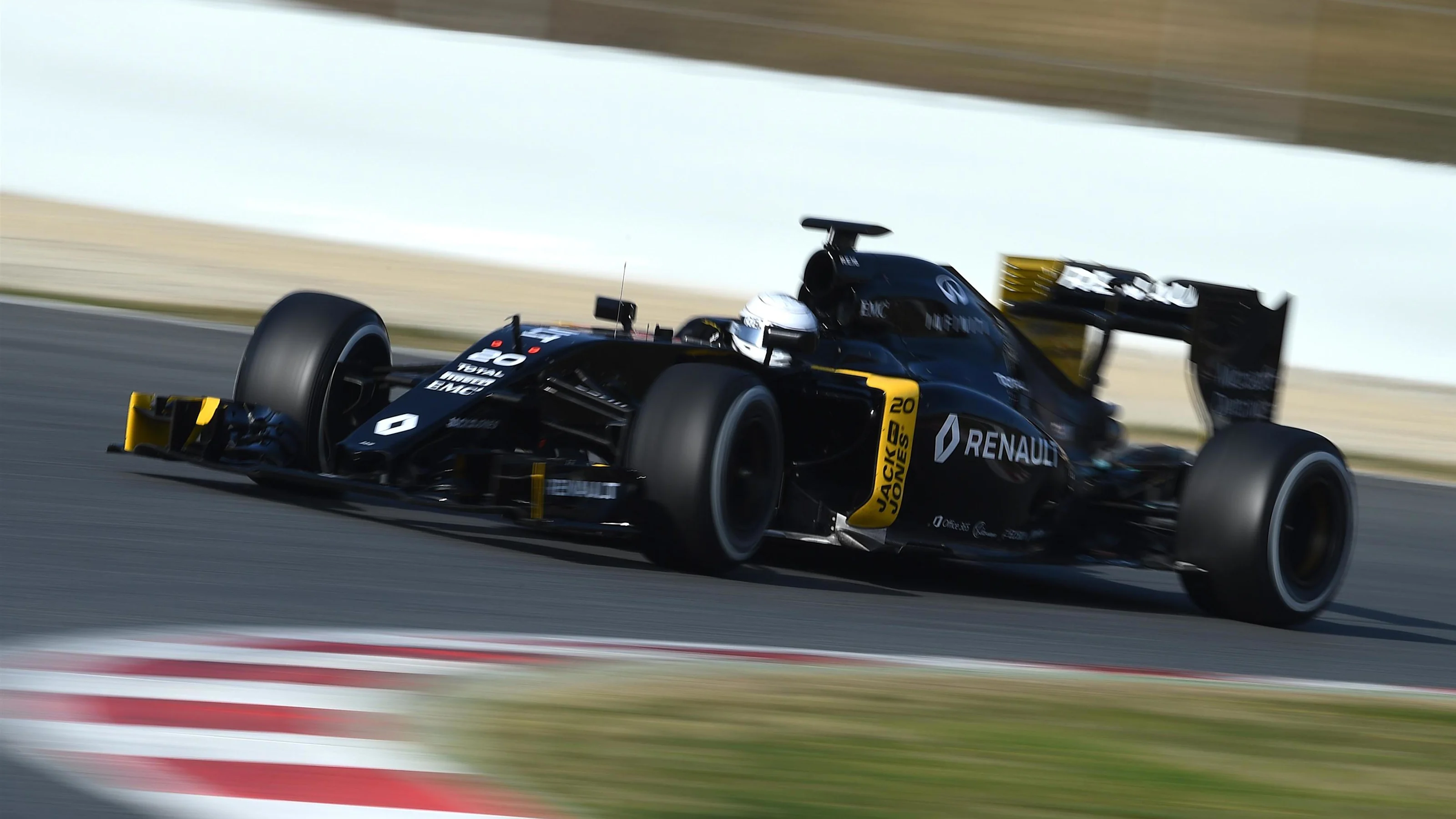 Kevin Magnussen (DEN) Renault Sport F1 Team RS16 at Formula One Testing, Day Three, Barcelona,
