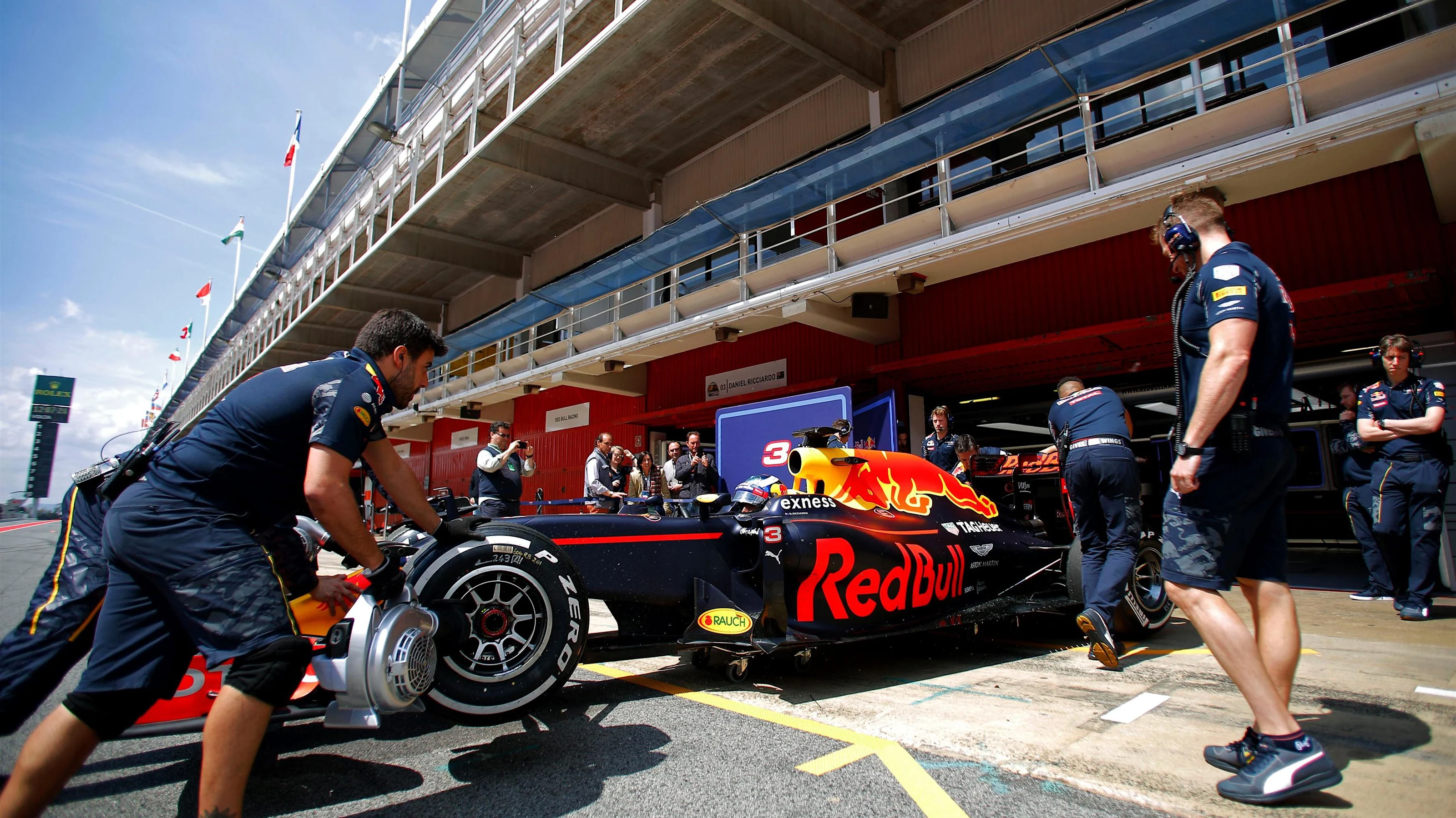 Daniel Ricciardo (AUS) Red Bull Racing RB12 at Formula One Testing, Day One, Barcelona, Spain, 17