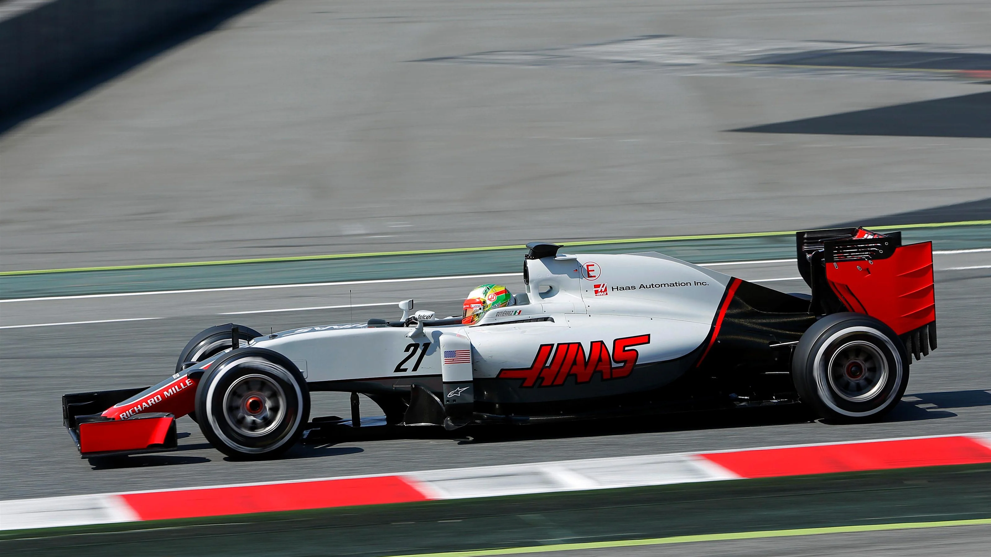 Esteban Gutierrez (MEX) Haas VF-16 at Formula One Testing, Day Two, Barcelona, Spain, 18 May 2016.