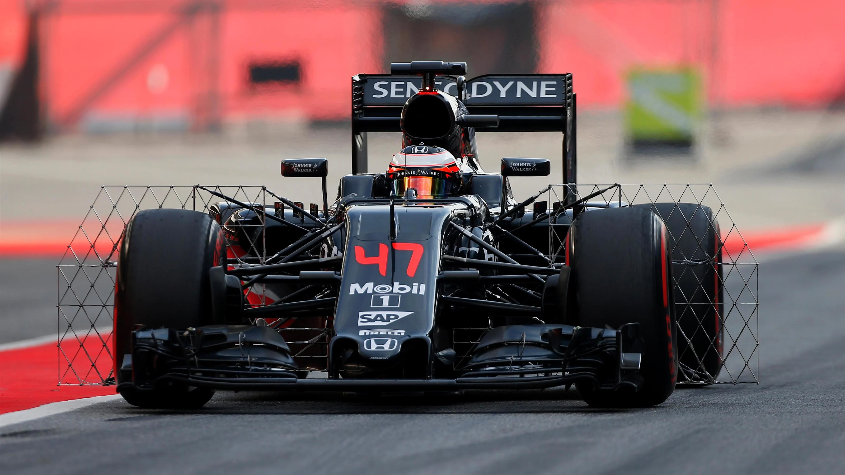 Stoffel Vandoorne (BEL) McLaren MP4-31 at Formula One Testing, Day Two, Barcelona, Spain, 18 May