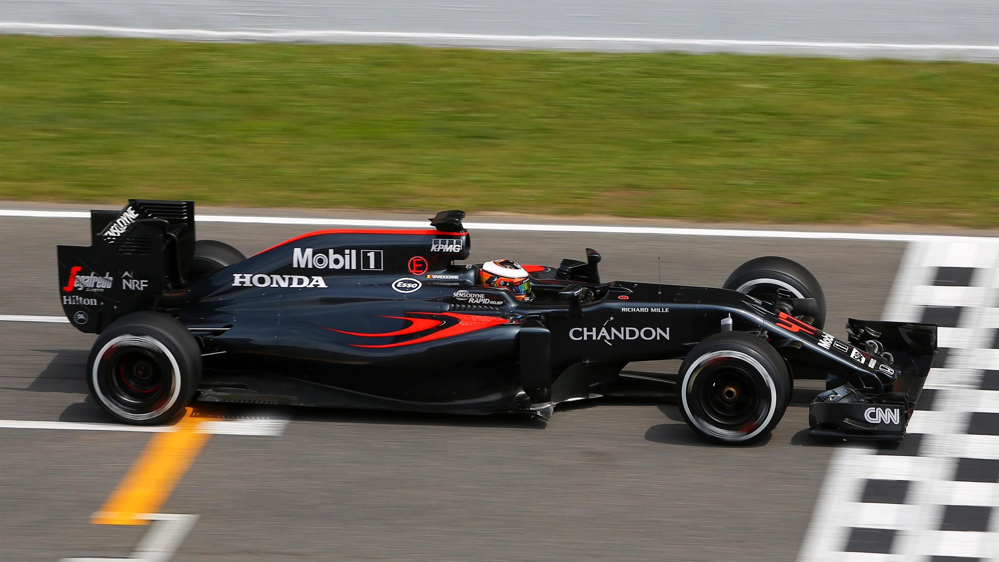 Stoffel Vandoorne (BEL) McLaren MP4-31 at Formula One Testing, Day Two, Barcelona, Spain, 18 May