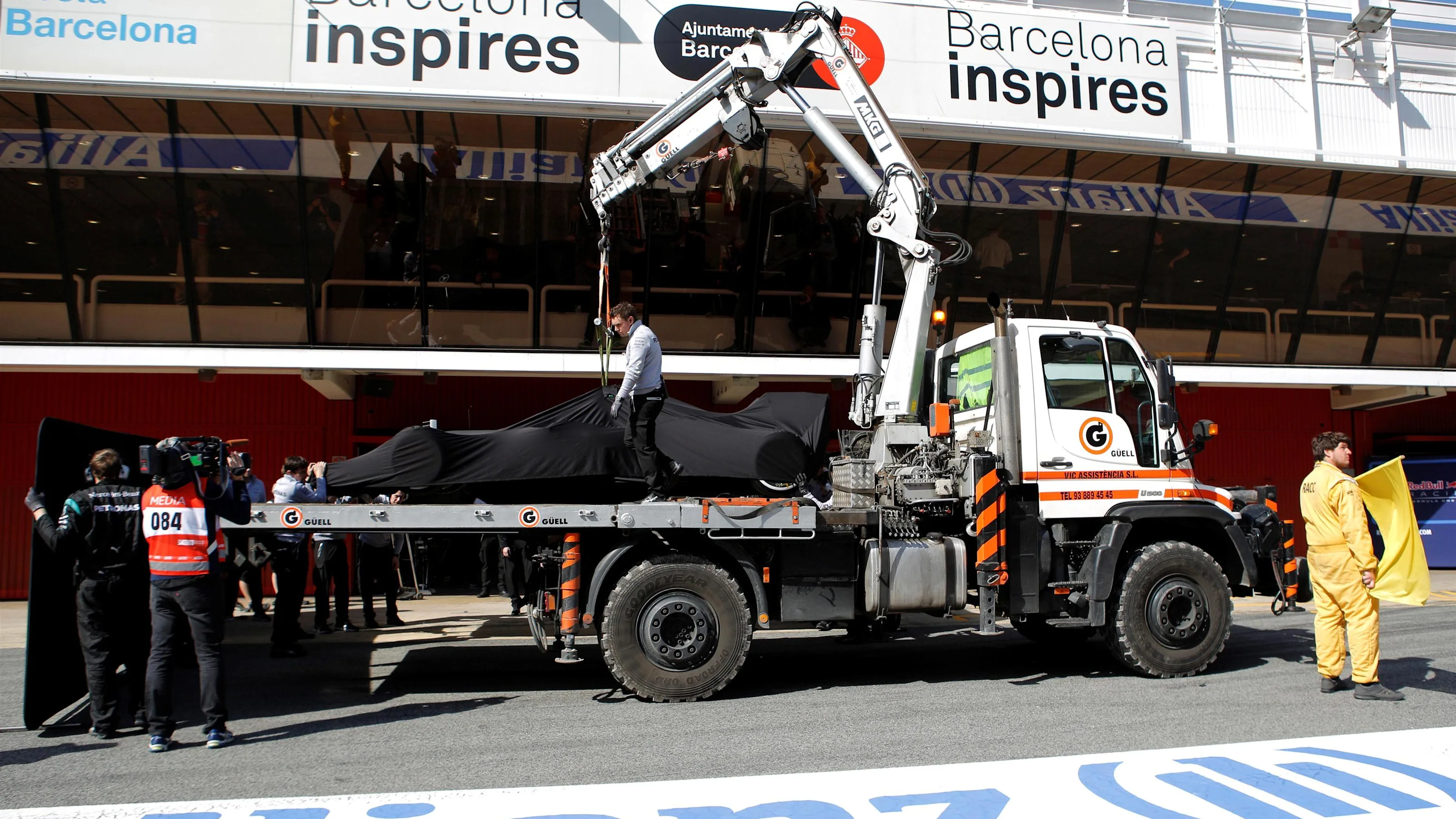 The car of Lewis Hamilton (GBR) Mercedes-Benz F1 W07 Hybrid is recovered to the pits at Formula One