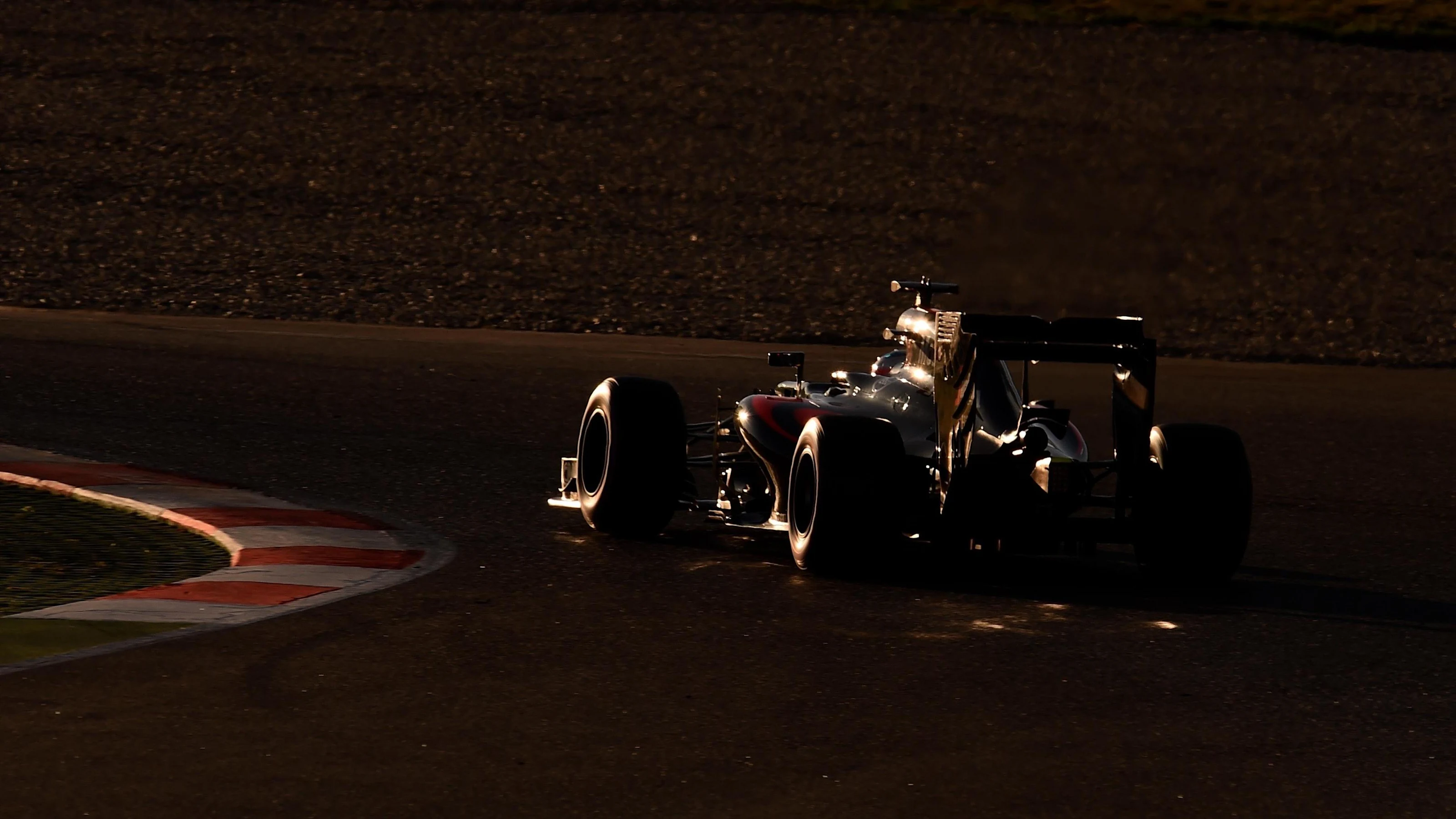 Fernando Alonso (ESP) McLaren MP4-31 at Formula One Testing, Day Three, Barcelona, Spain, Thursday