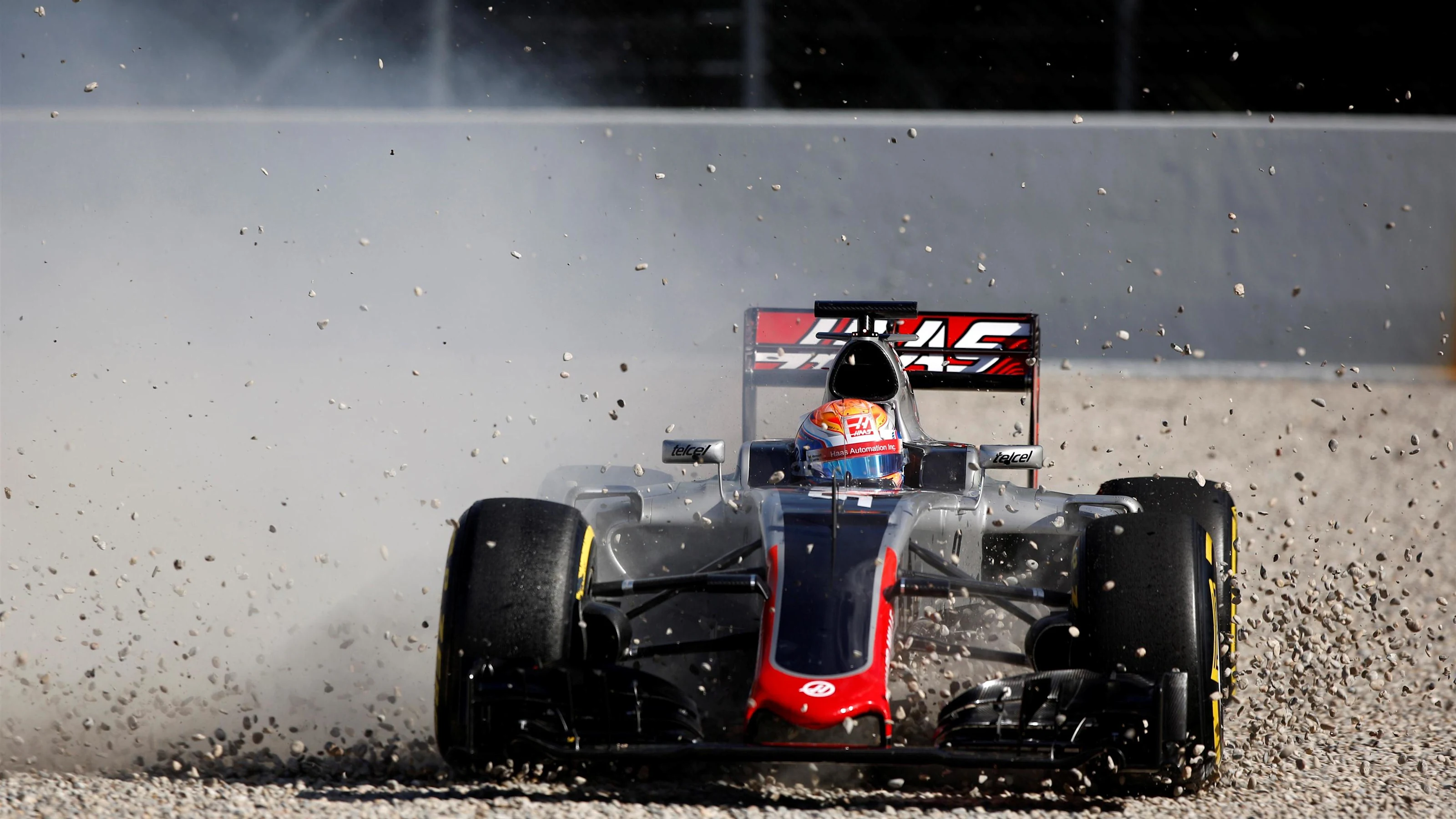Romain Grosjean (FRA) Haas VF-16 spins into the gravel at Formula One Testing, Day Three,