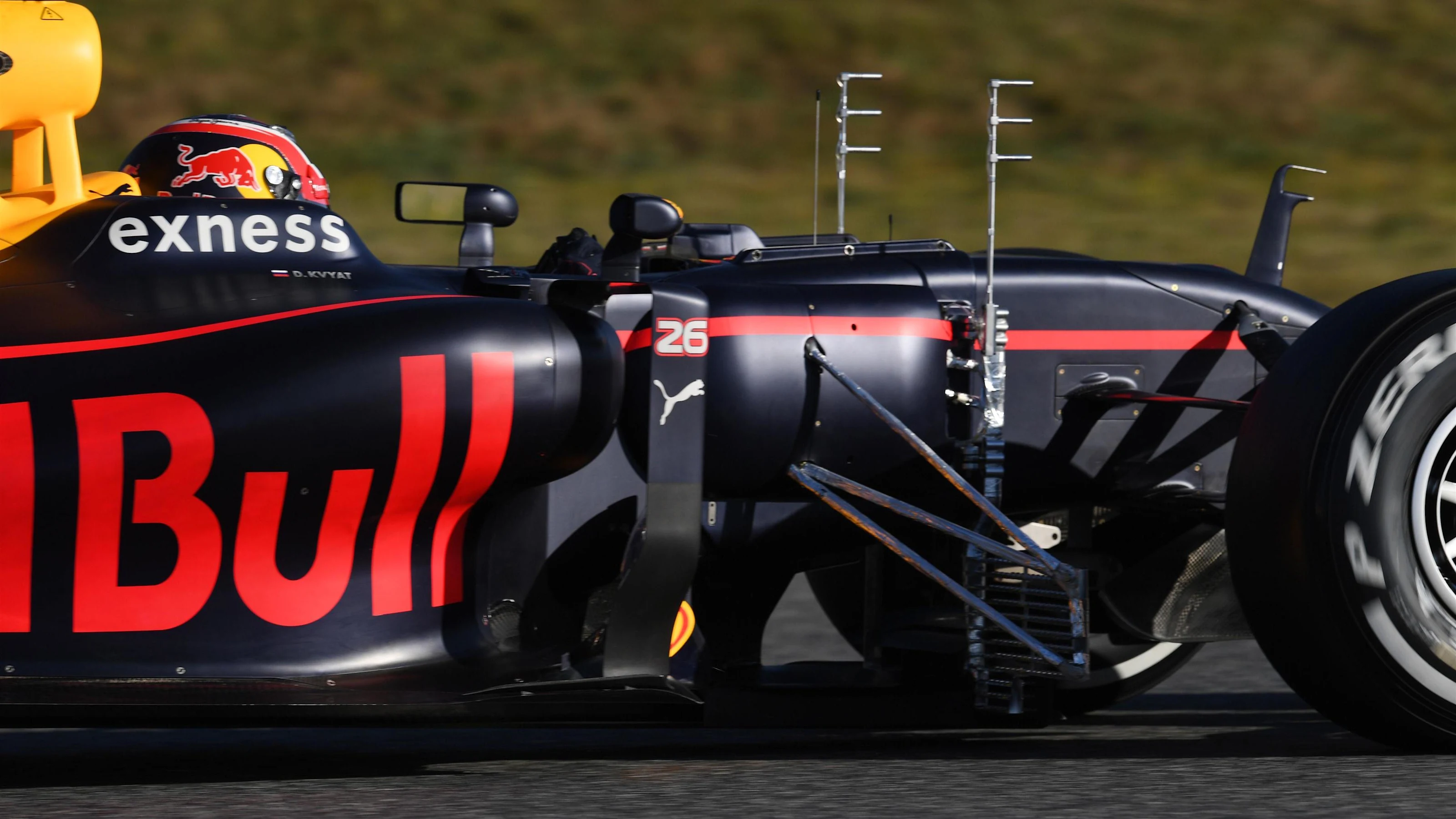 Daniil Kvyat (RUS) Red Bull Racing RB12 with aero sensors at Formula One Testing, Day One,