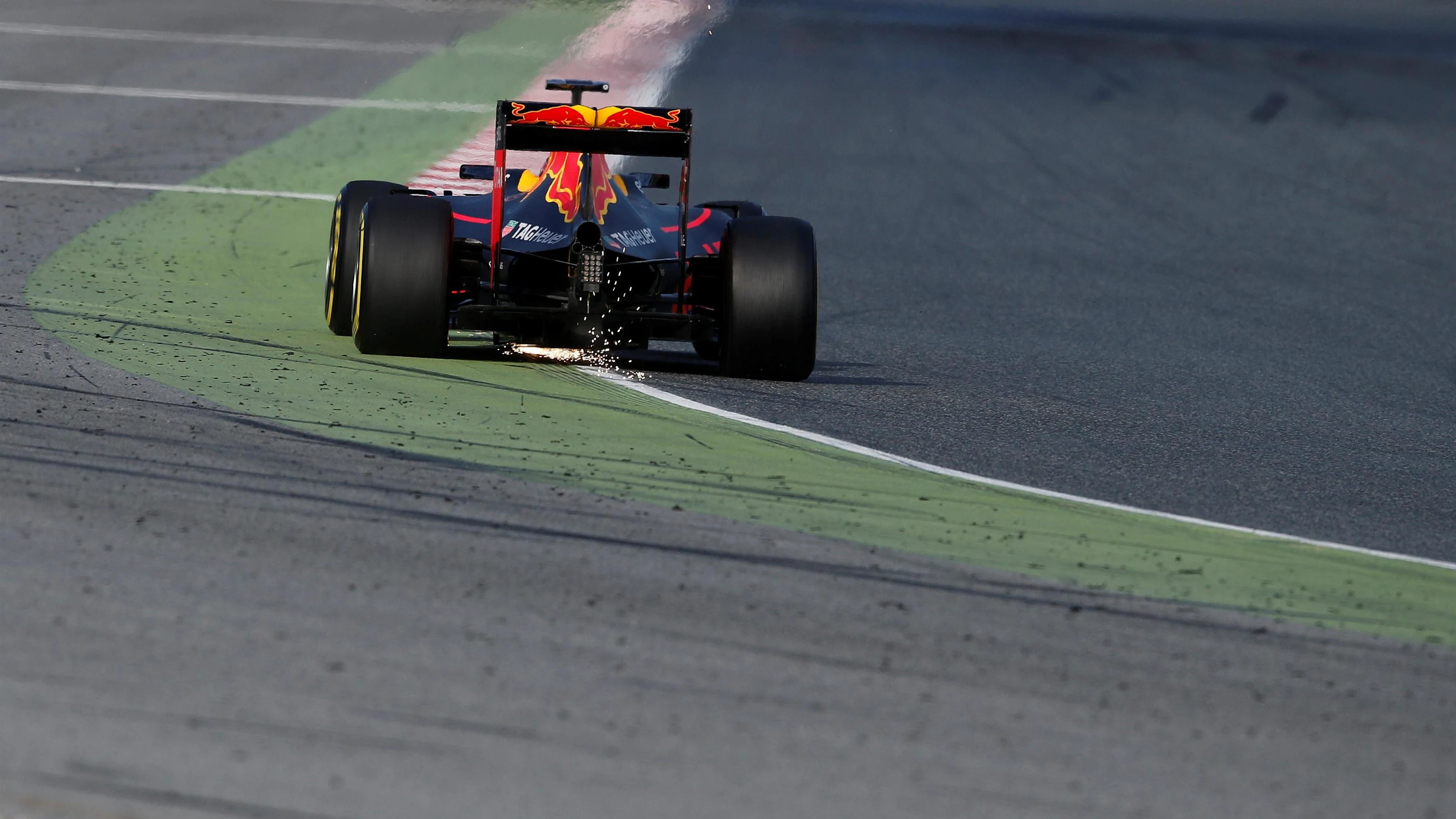 Daniil Kvyat (RUS) Red Bull Racing RB12 at Formula One Testing, Day One, Barcelona, Spain, Tuesday