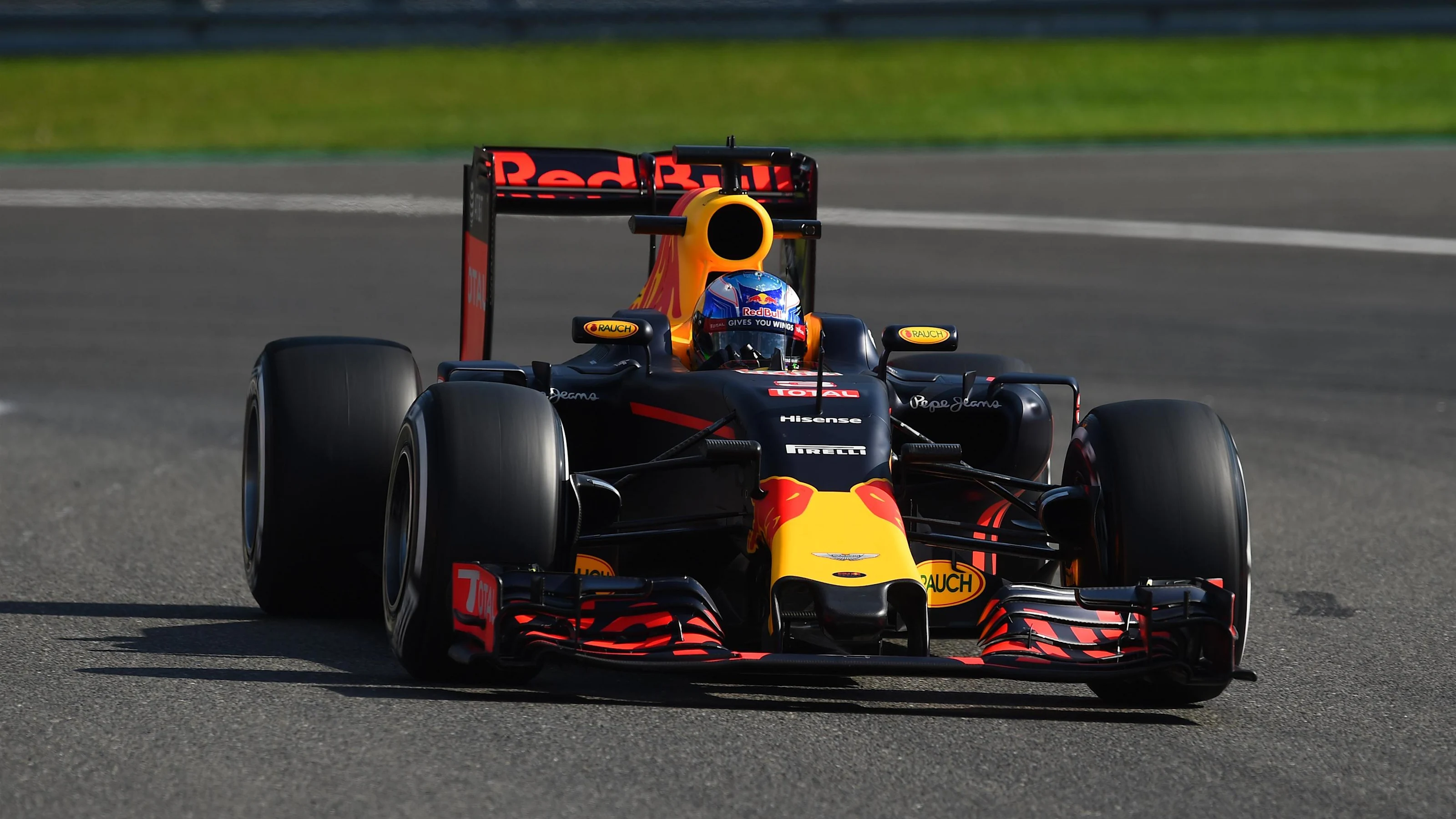 Daniel Ricciardo (AUS) Red Bull Racing RB12 at Formula One World Championship, Rd13, Belgian Grand