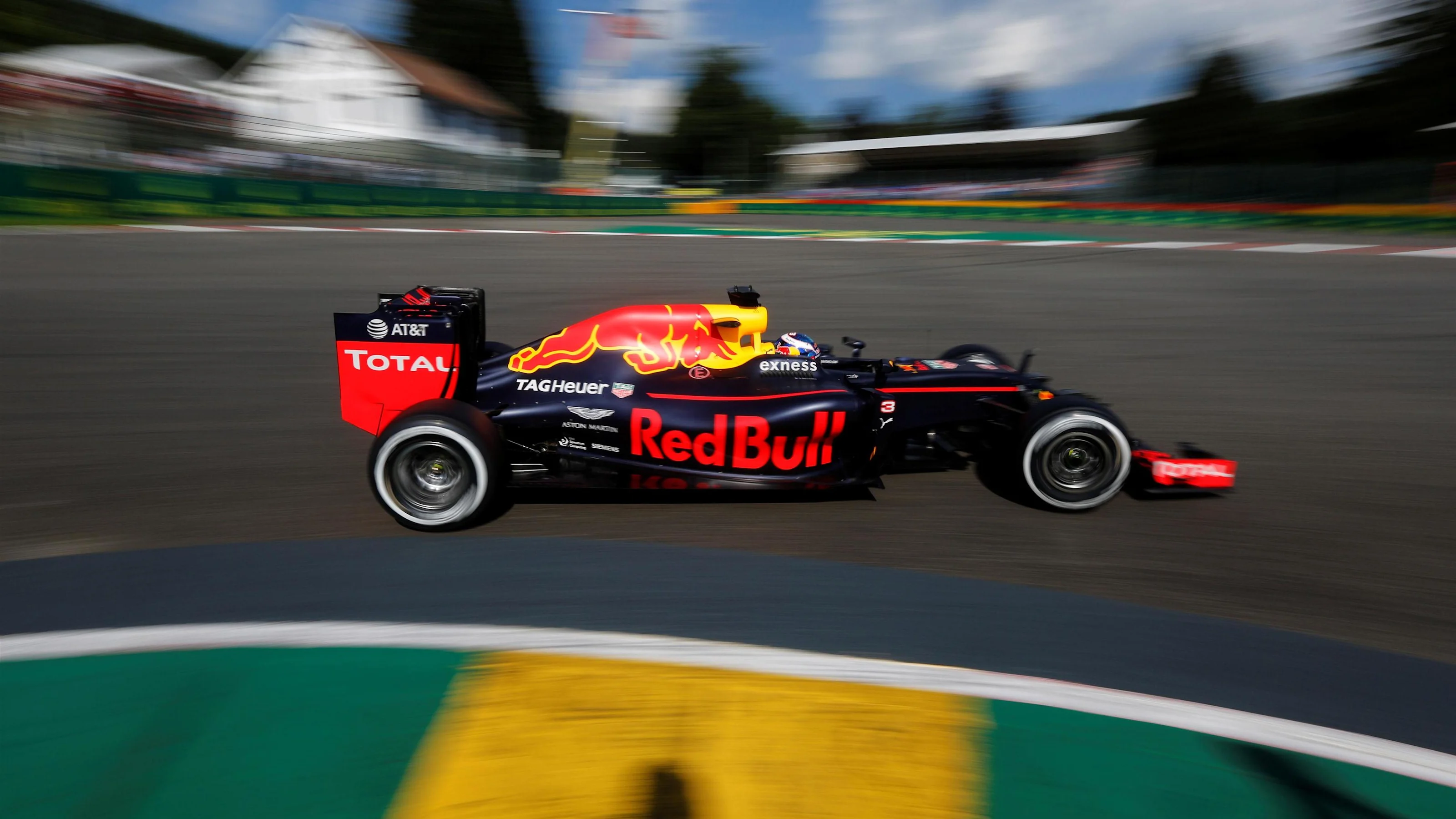 Daniel Ricciardo (AUS) Red Bull Racing RB12 at Formula One World Championship, Rd13, Belgian Grand