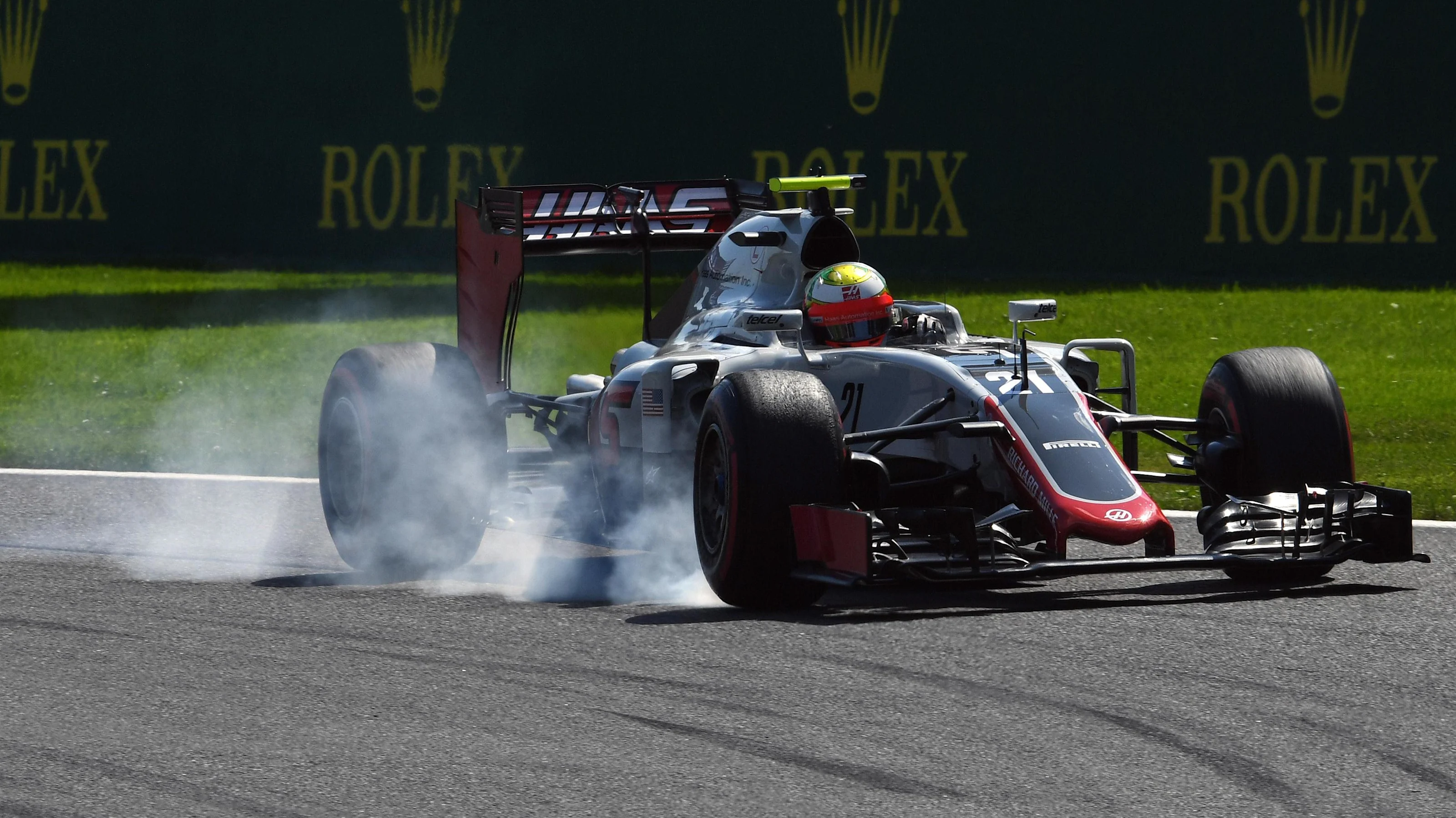 Esteban Gutierrez (MEX) Haas VF-16 locks up at Formula One World Championship, Rd13, Belgian Grand
