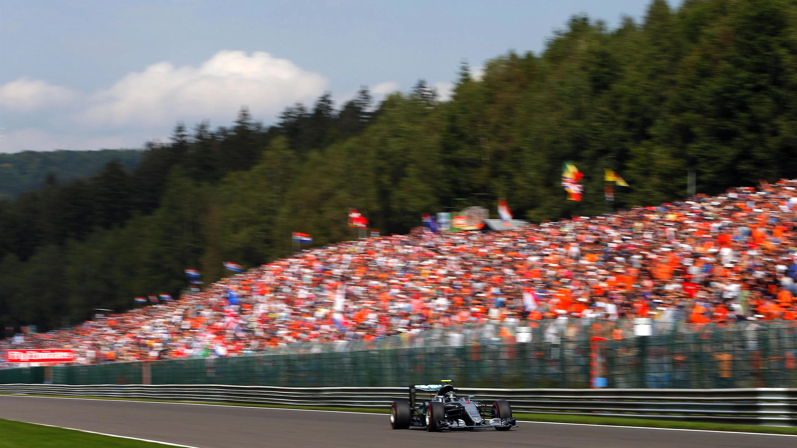 Nico Rosberg (GER) Mercedes-Benz F1 W07 Hybrid at Formula One World Championship, Rd13, Belgian