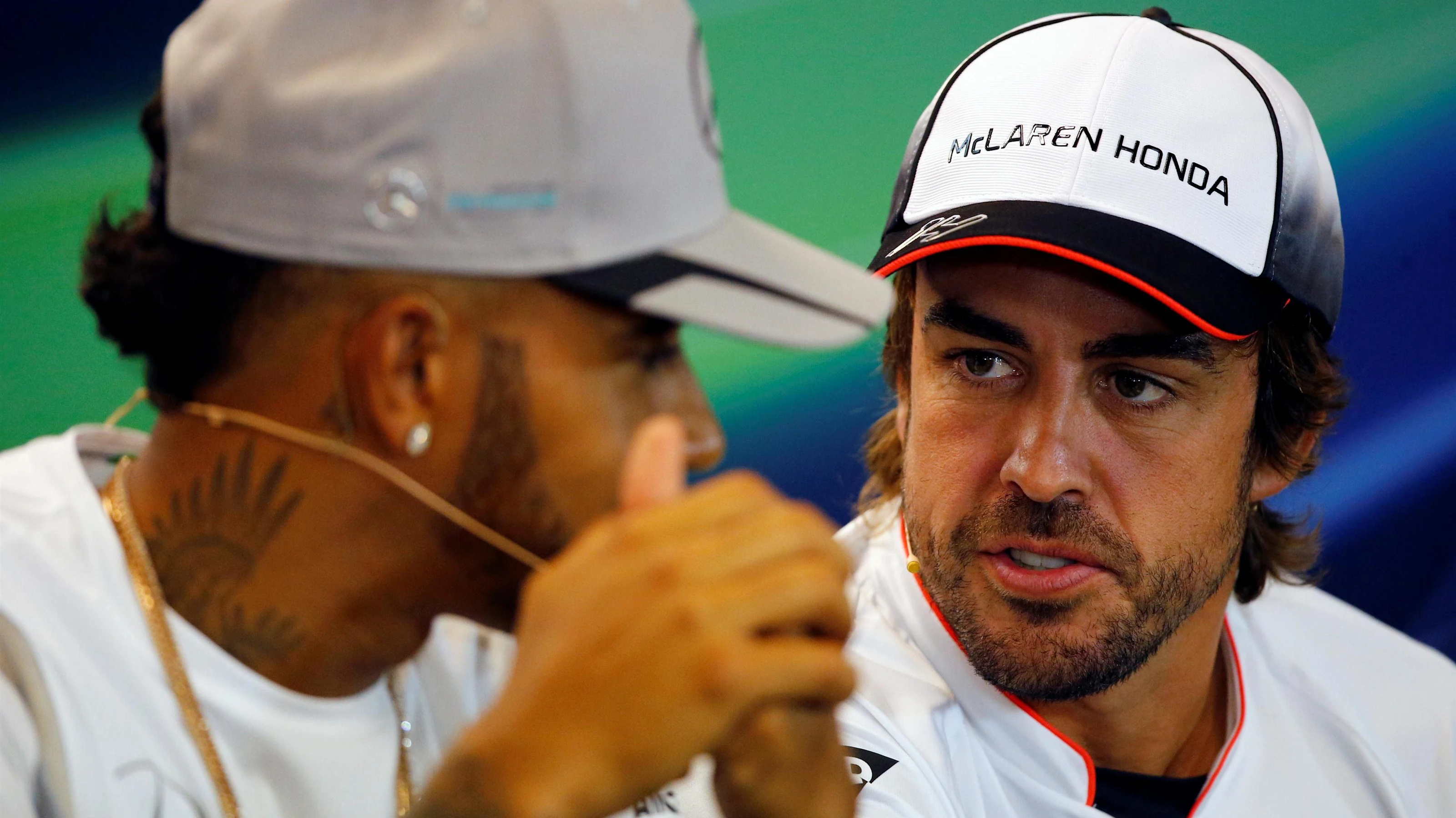 Fernando Alonso (ESP) McLaren and Lewis Hamilton (GBR) Mercedes AMG F1 in the Press Conference at