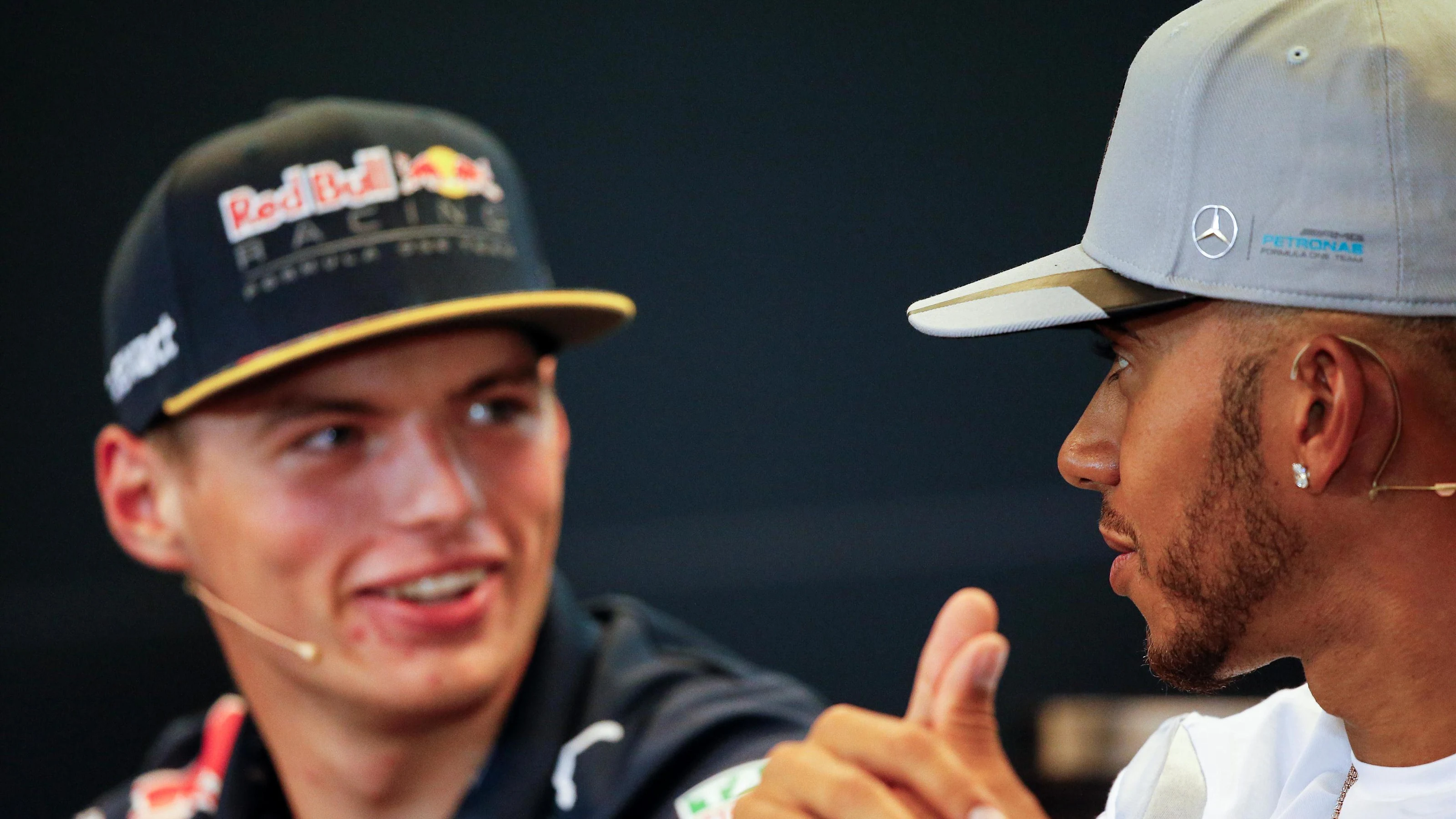 Lewis Hamilton (GBR) Mercedes AMG F1 and Max Verstappen (NED) Red Bull Racing in the Press