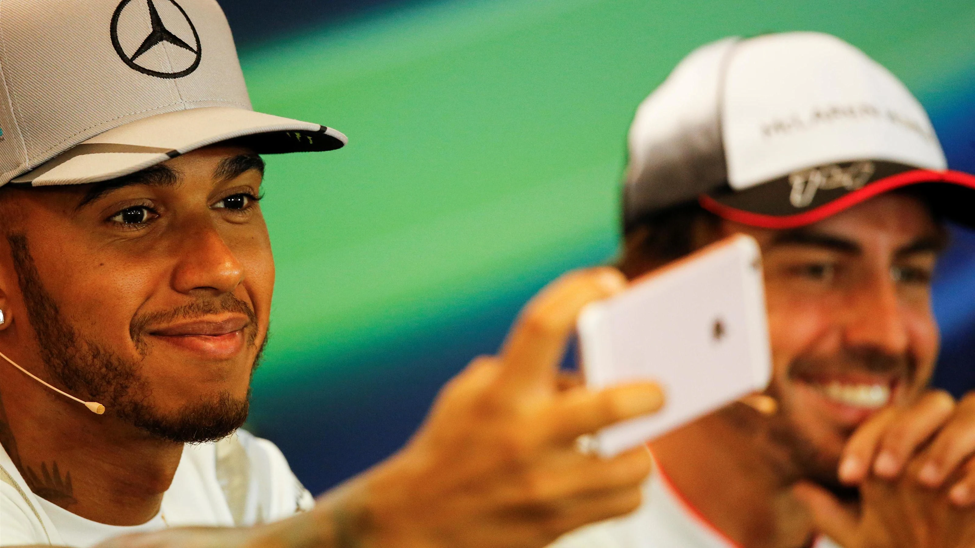 Lewis Hamilton (GBR) Mercedes AMG F1 selfie in the Press Conference at Formula One World