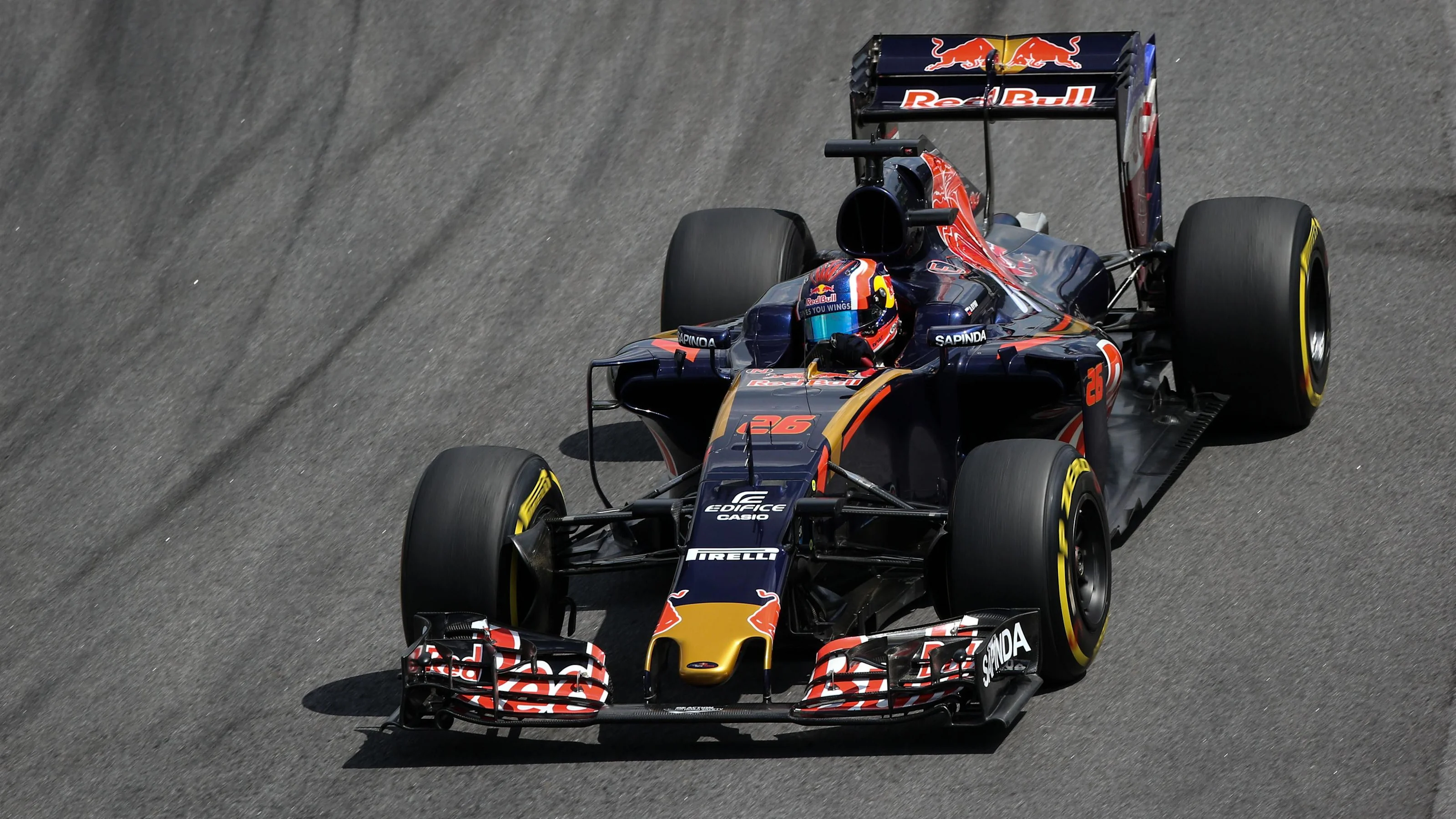 Daniil Kvyat (RUS) Scuderia Toro Rosso STR11 at Formula One World Championship, Rd20, Brazilian