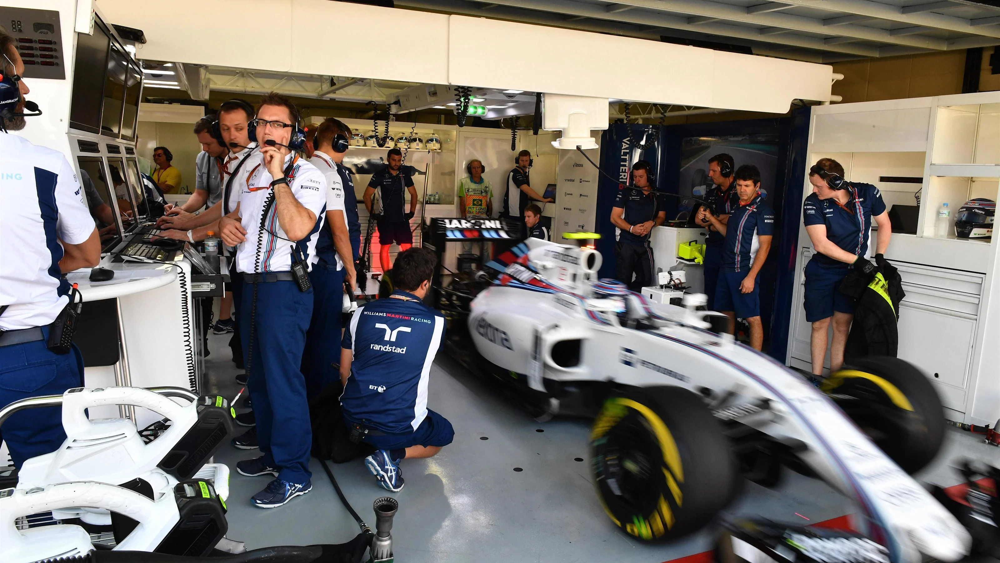 Valtteri Bottas (FIN) Williams FW38 at Formula One World Championship, Rd20, Brazilian Grand Prix,