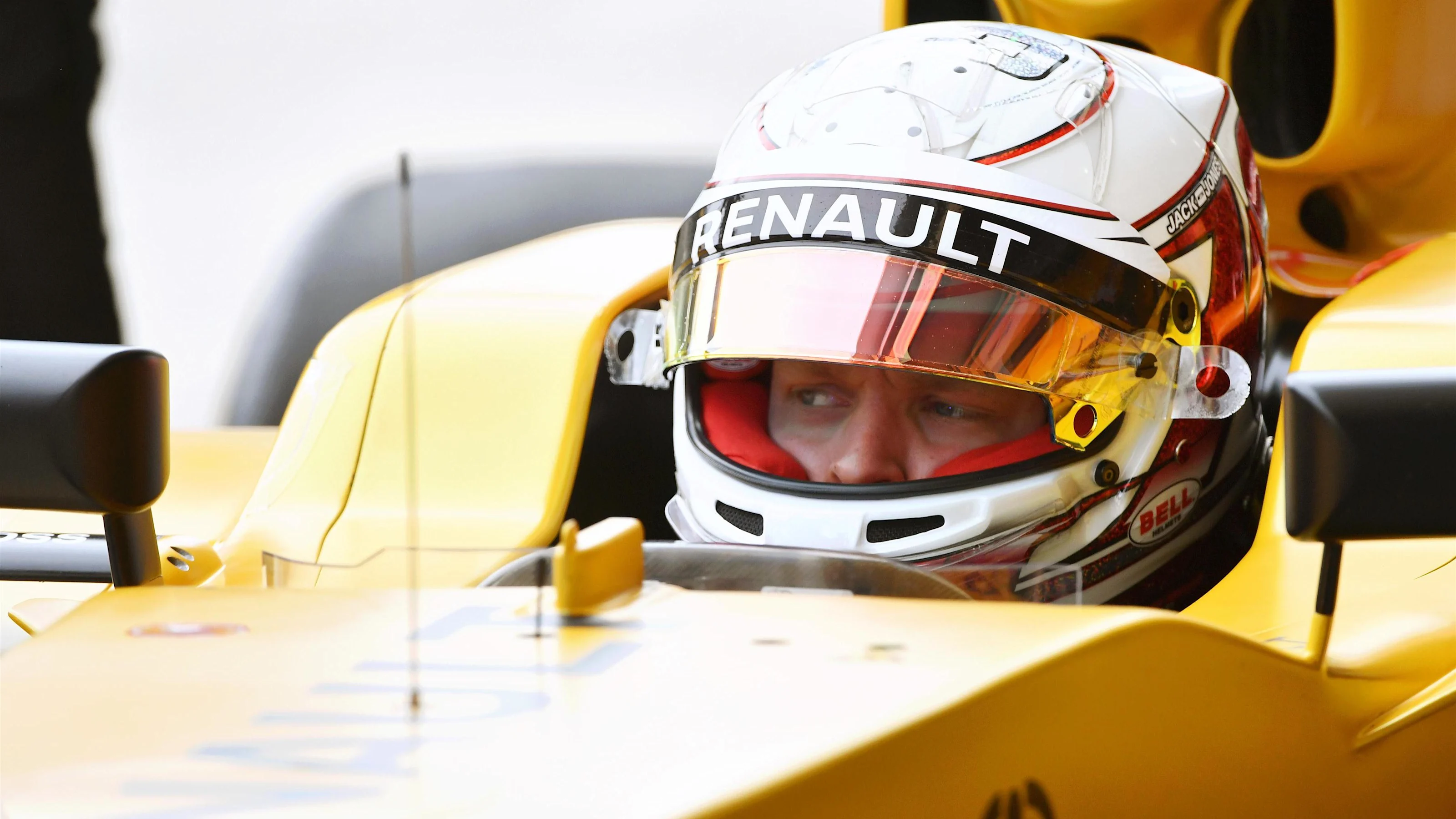 Kevin Magnussen (DEN) Renault Sport F1 Team at Formula One World Championship, Rd20, Brazilian