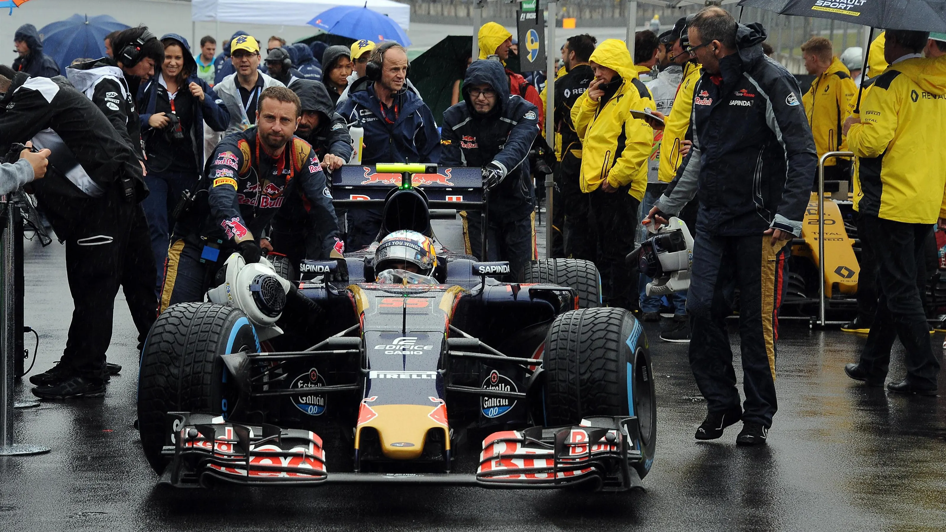 Carlos Sainz jr (ESP) Scuderia Toro Rosso STR11 on the grid at Formula One World Championship,