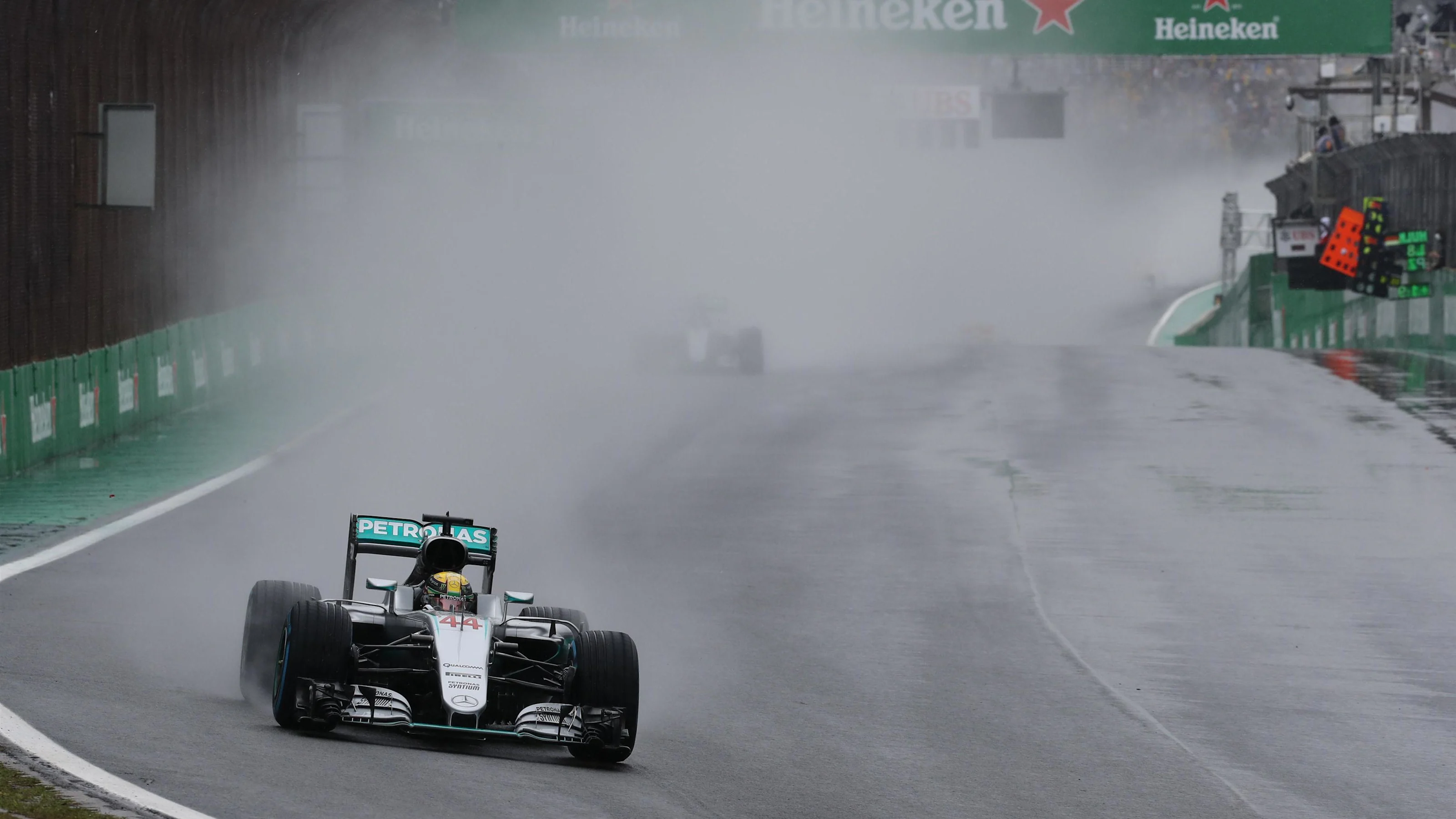 Lewis Hamilton (GBR) Mercedes-Benz F1 W07 Hybrid at Formula One World Championship, Rd20, Brazilian