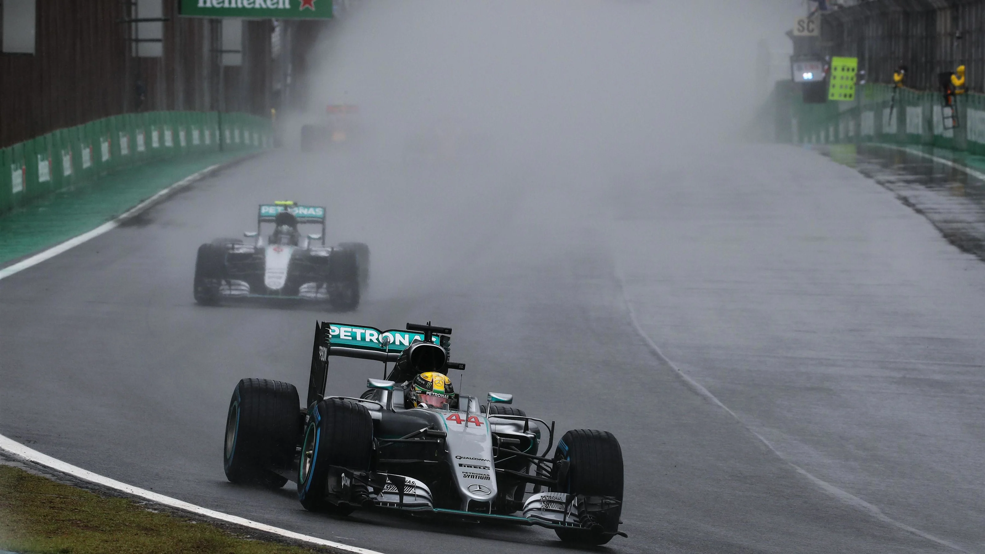 Lewis Hamilton (GBR) Mercedes-Benz F1 W07 Hybrid at Formula One World Championship, Rd20, Brazilian