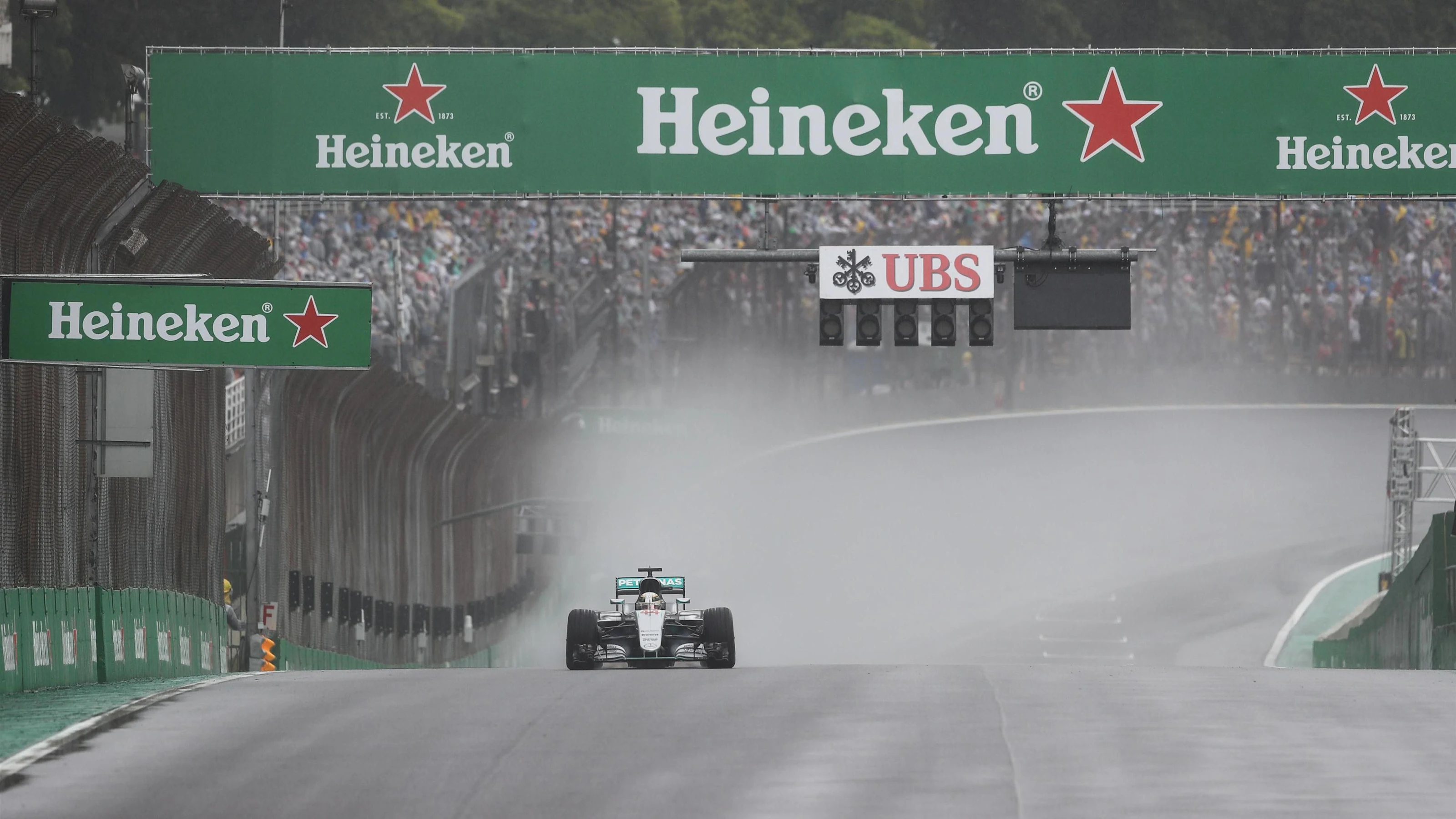 Lewis Hamilton (GBR) Mercedes-Benz F1 W07 Hybrid at Formula One World Championship, Rd20, Brazilian