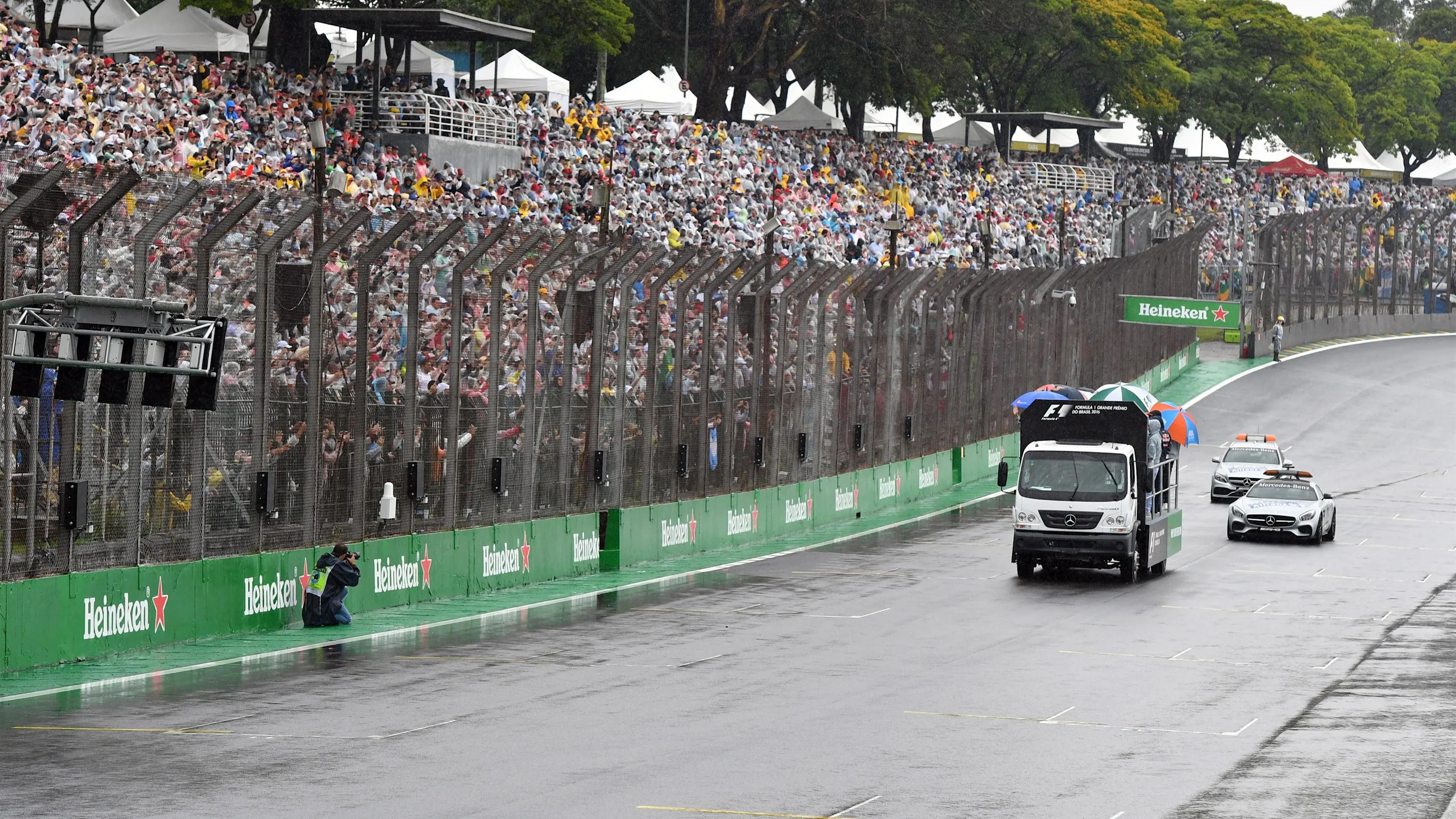 Drivers parade at Formula One World Championship, Rd20, Brazilian Grand Prix, Race, Interlagos, Sao